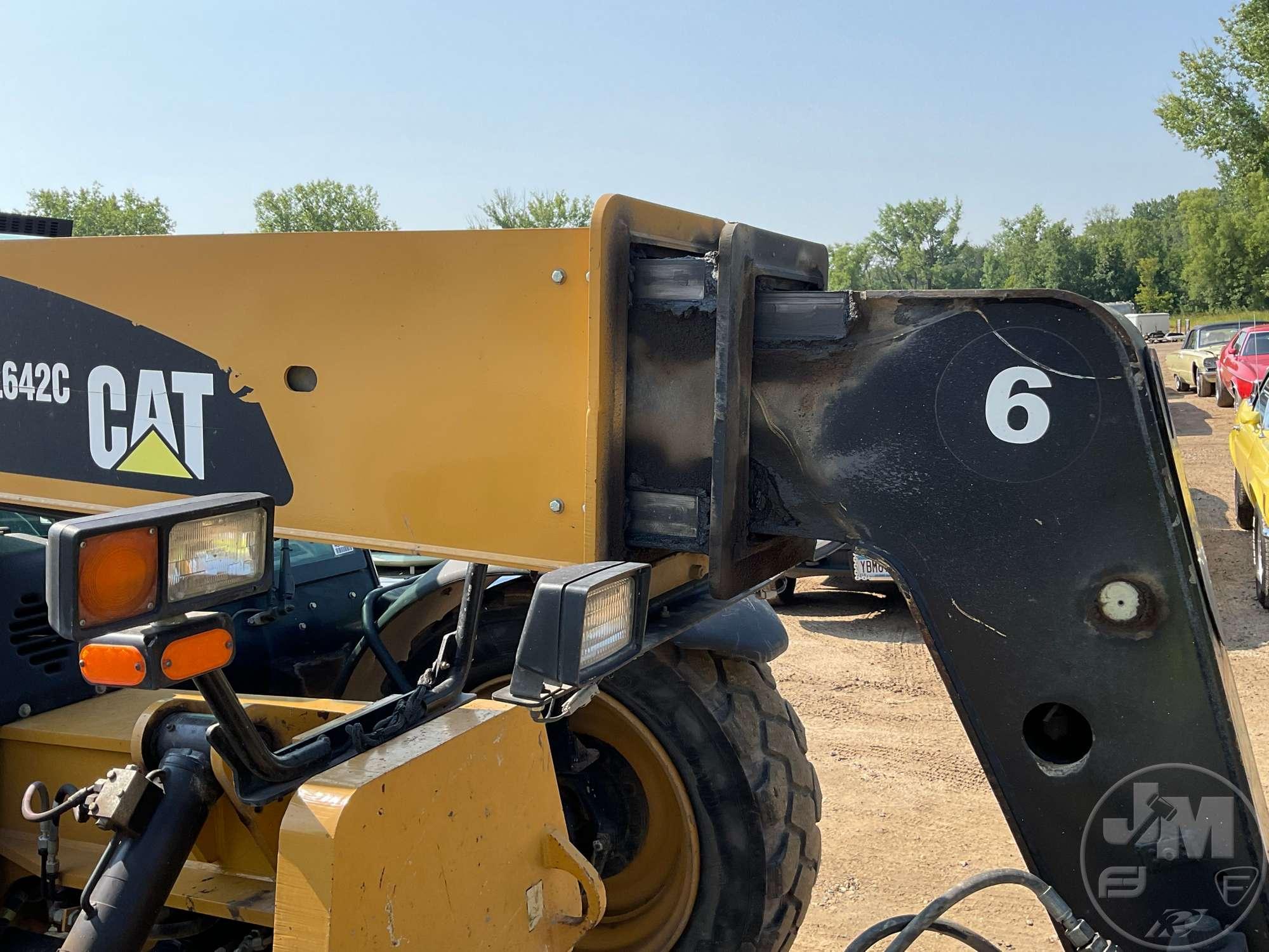 2013 CATERPILLAR TL642C TELESCOPIC FORKLIFT SN: THG00435