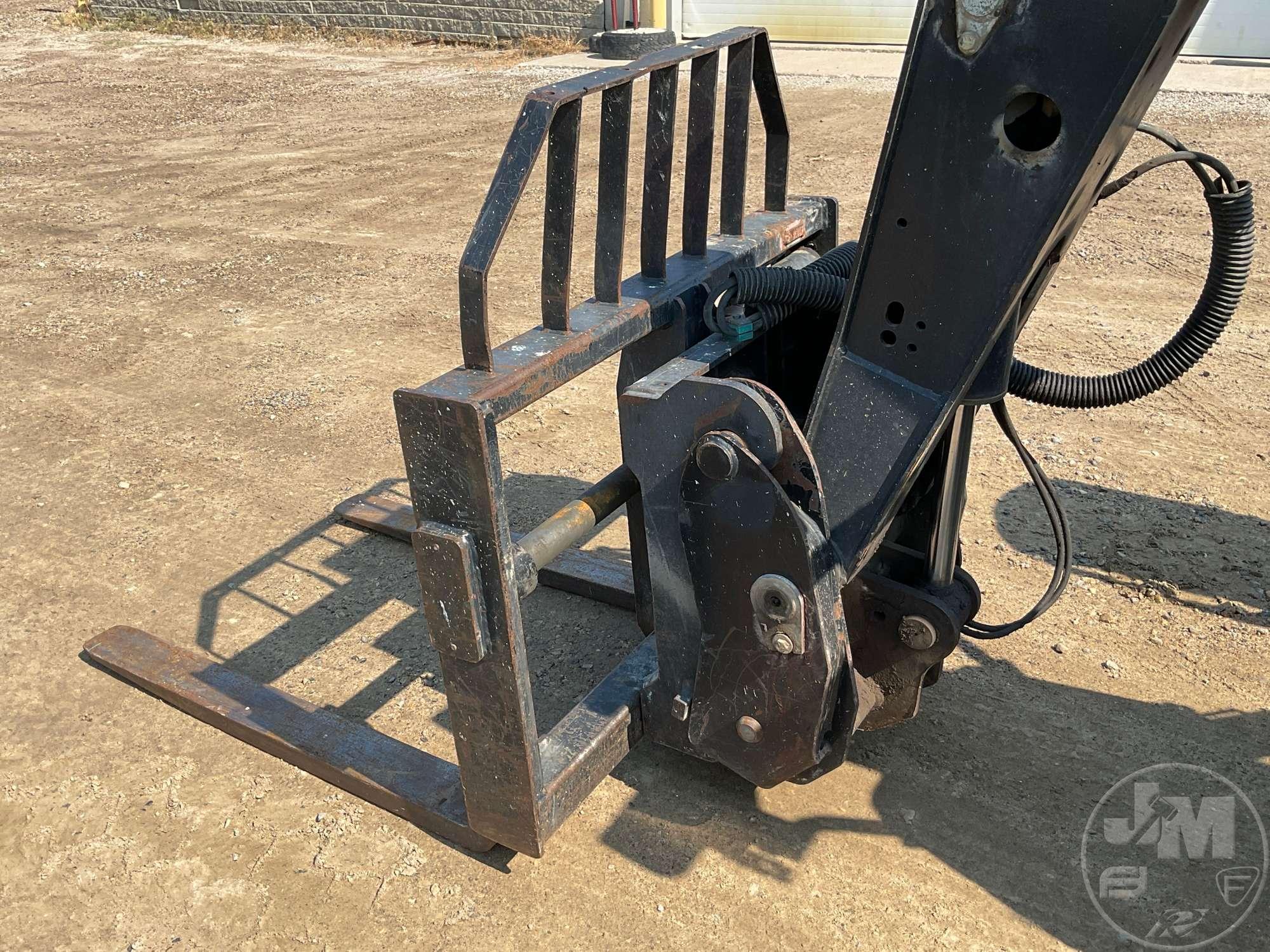 2013 CATERPILLAR TL642C TELESCOPIC FORKLIFT SN: THG00435