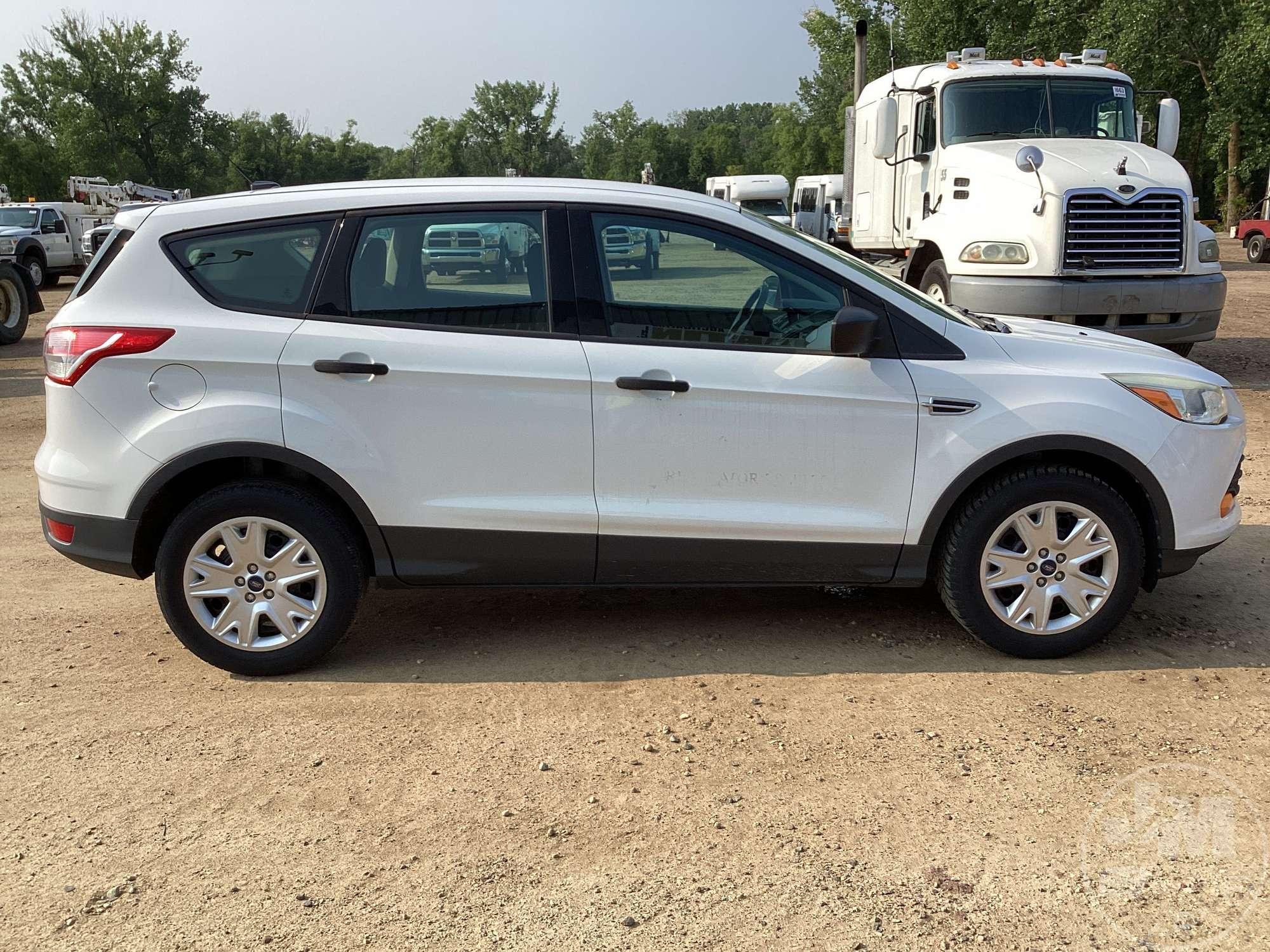 2013 FORD ESCAPE VIN: 1FMCU0F74DUC72728 FWD