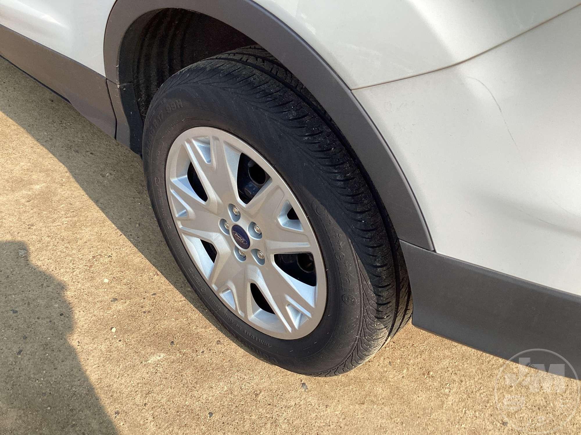 2013 FORD ESCAPE VIN: 1FMCU0F74DUC72728 FWD