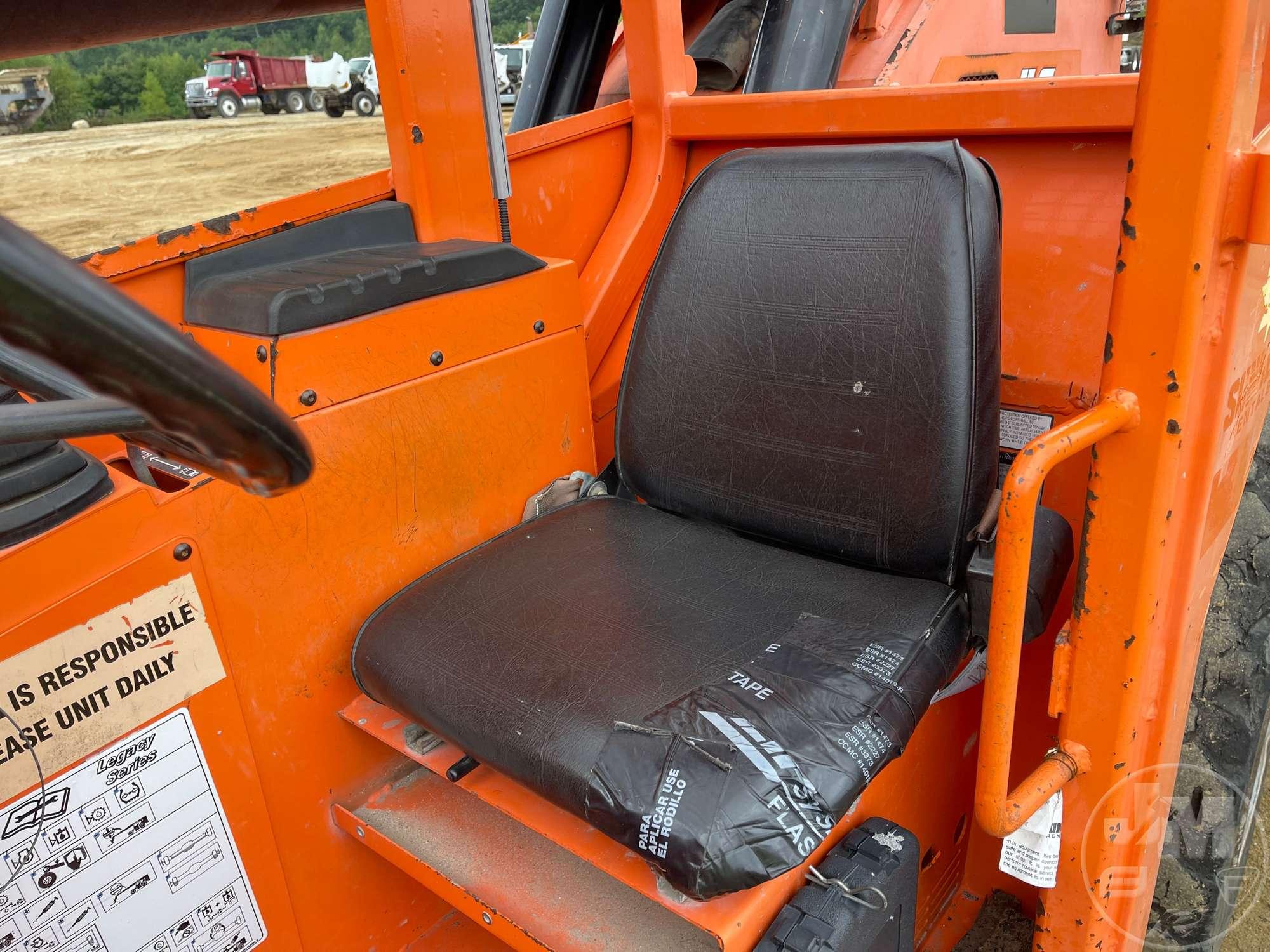 2016 JLG 8042 TELESCOPIC FORKLIFT SN: 0160075017