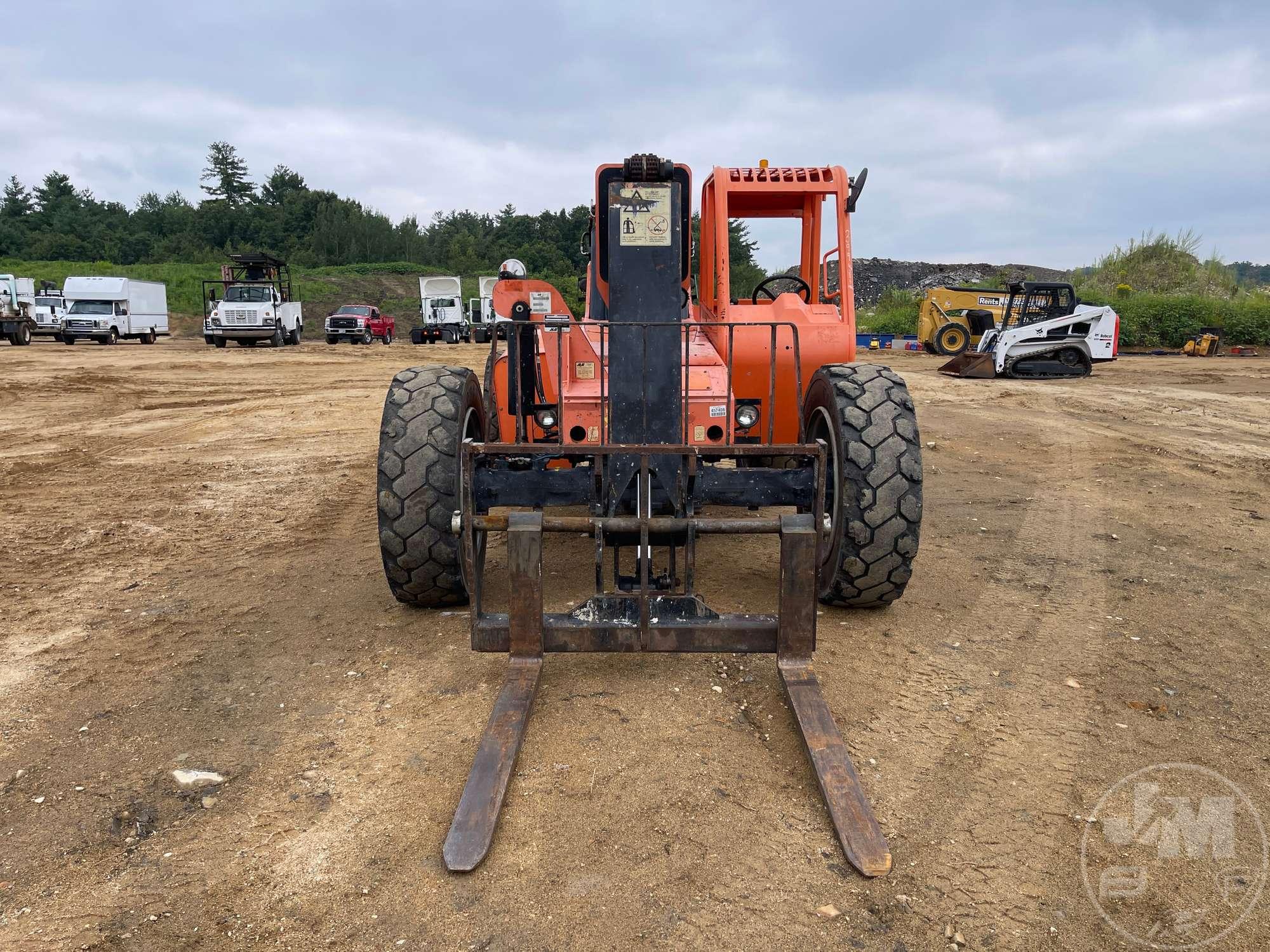 2016 JLG 8042 TELESCOPIC FORKLIFT SN: 0160075017