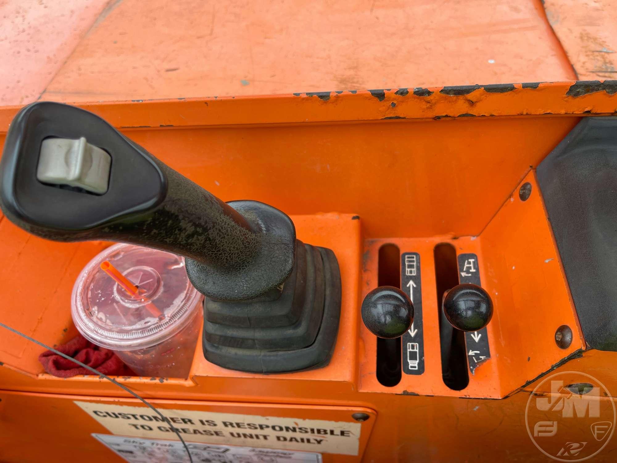 2016 JLG 8042 TELESCOPIC FORKLIFT SN: 0160075017