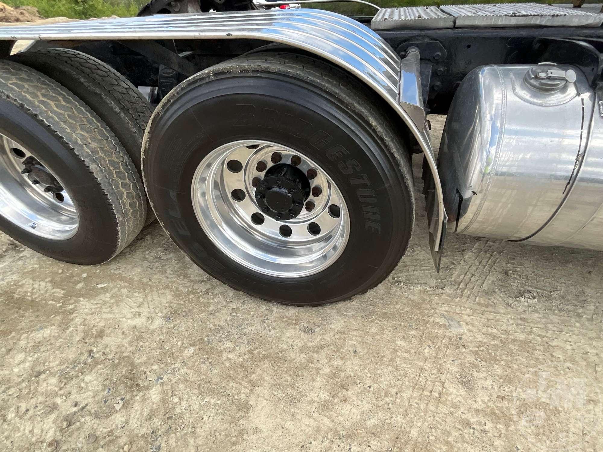 1999 PETERBILT 378 TANDEM AXLE DAY CAB TRUCK TRACTOR VIN: 1XPFDB9X7XN466899