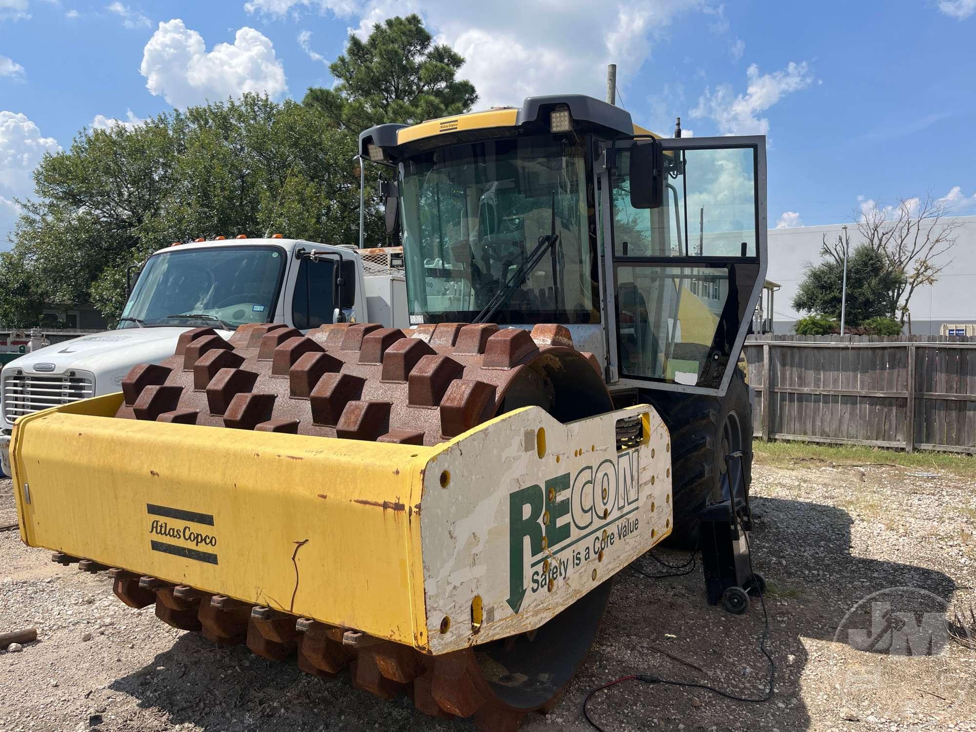 2015 DYNAPAC CA2500PD SINGLE DRUM VIBRATORY ROLLER SN: 10000138PFA016195