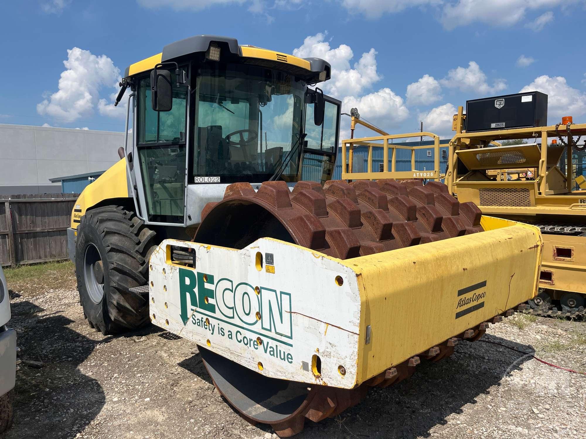 2015 DYNAPAC CA2500PD SINGLE DRUM VIBRATORY ROLLER SN: 10000138PFA016195