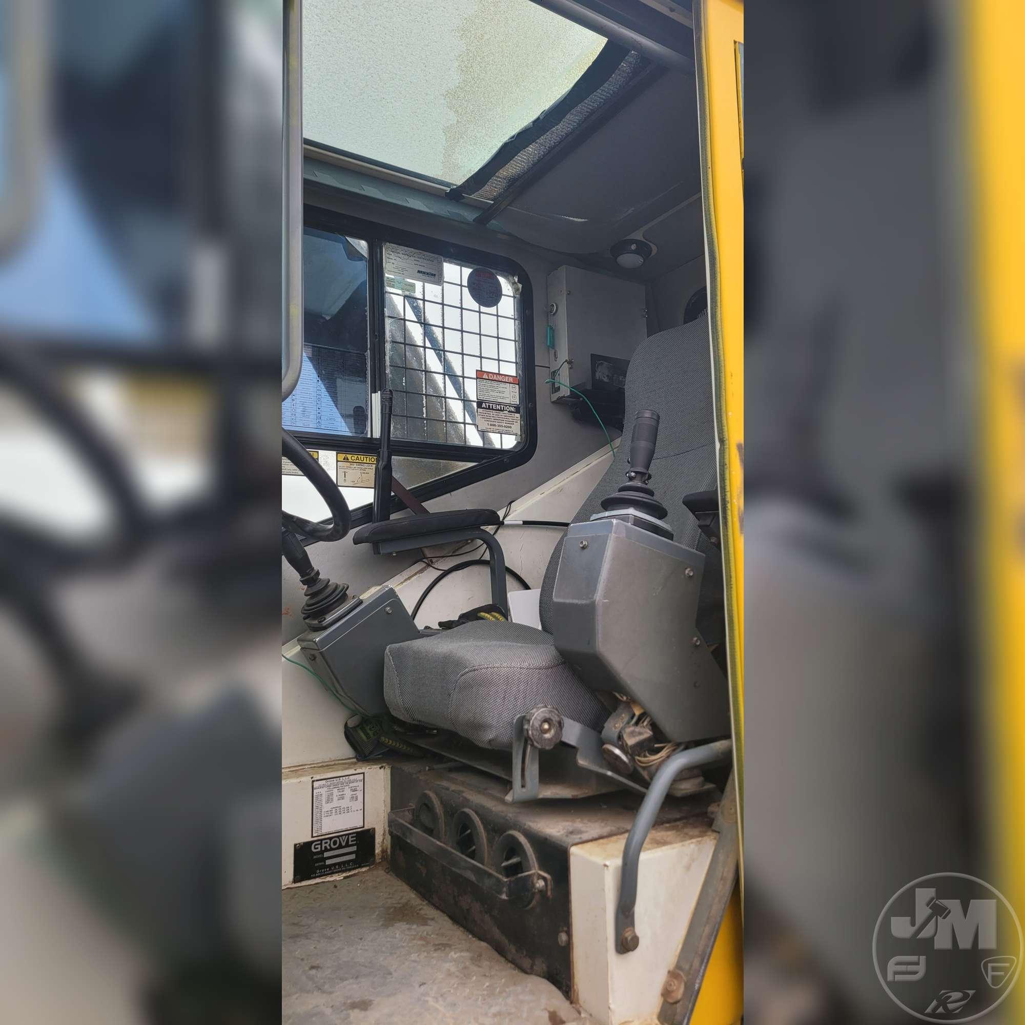 2006 GROVE RT535E 35 TON ROUGH TERRAIN CRANE SN: 226223
