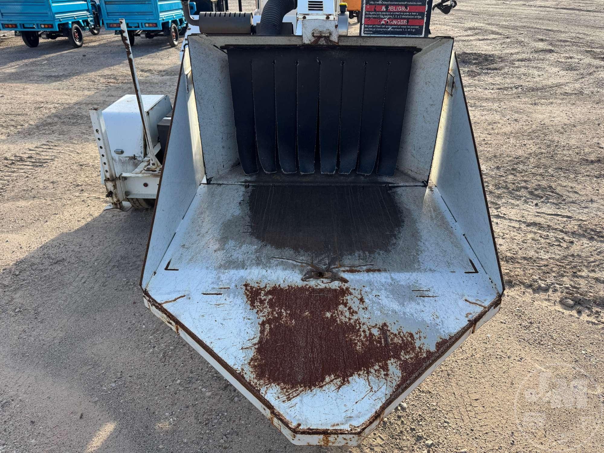 2009 ALTEC WC126 PORTABLE SN: 5WDS110169S200226 CHIPPER