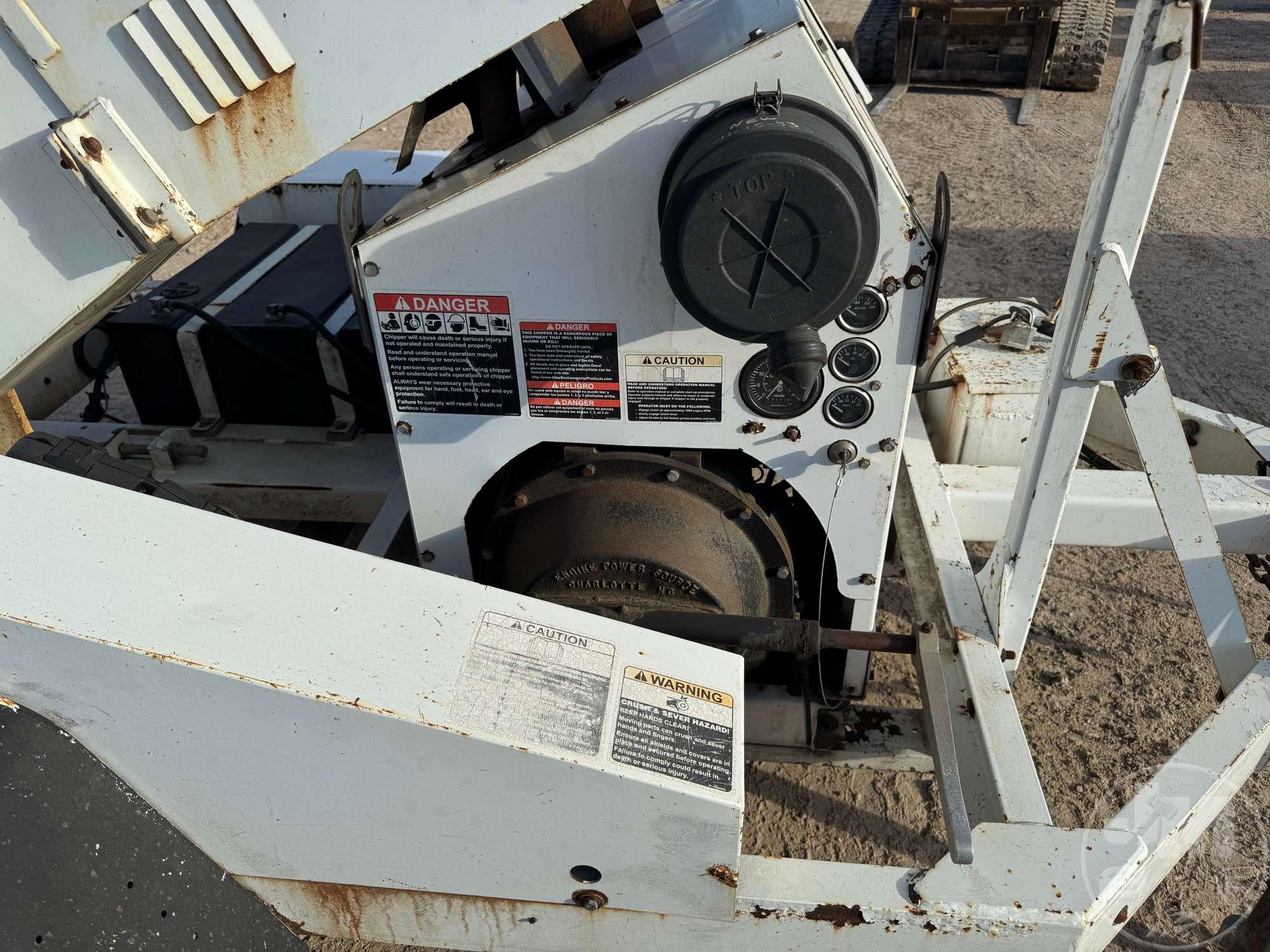 2009 ALTEC WC126 PORTABLE SN: 5WDS110169S200226 CHIPPER
