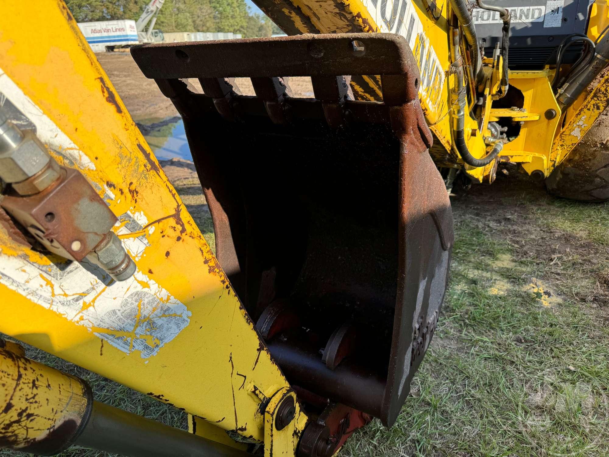 NEW HOLLAND B95-699800081 LOADER BACKHOE SN: 031060551