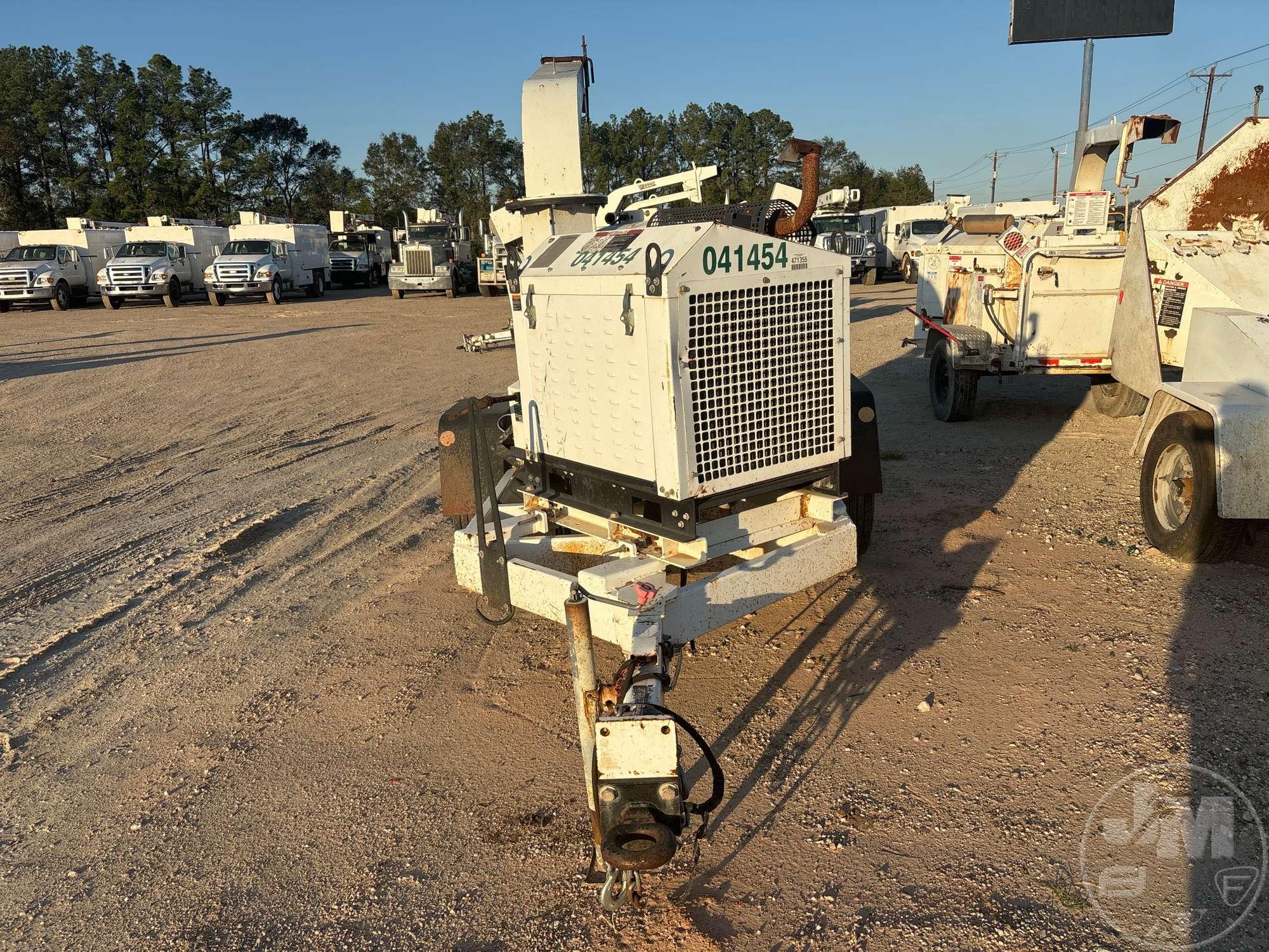2014 ALTEC DC1317 PORTABLE SN: 5WDS41513EC200303 CHIPPER