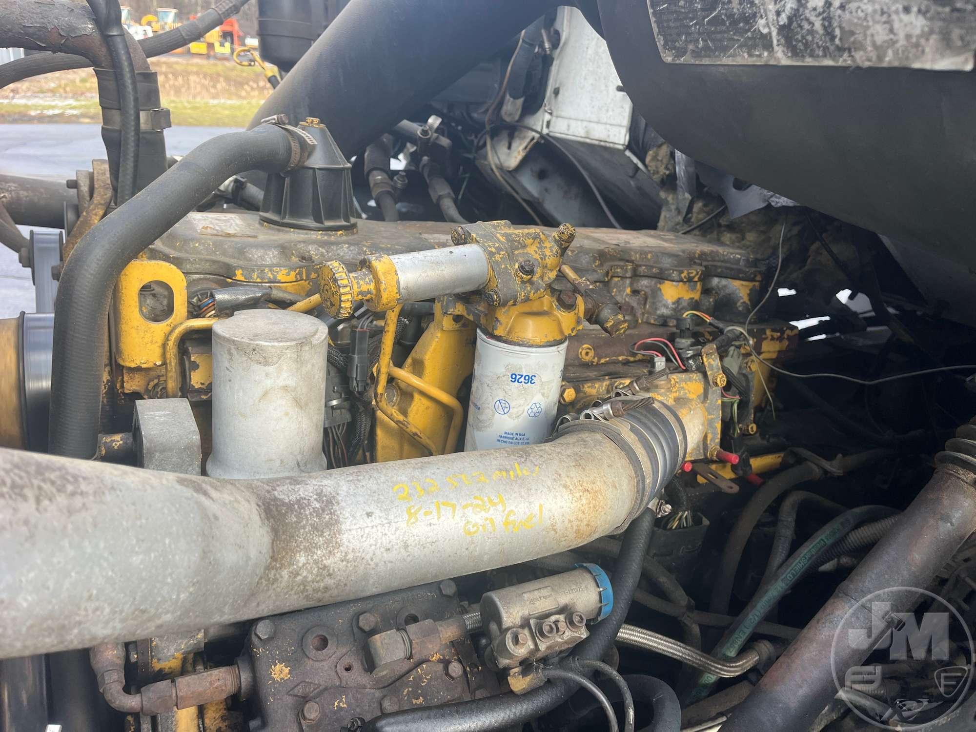 2000 STERLING TRUCK L8500 SERIES SN: 2FZXBJCB2YAF62001 KNUCKLE BOOM LOG LOADER