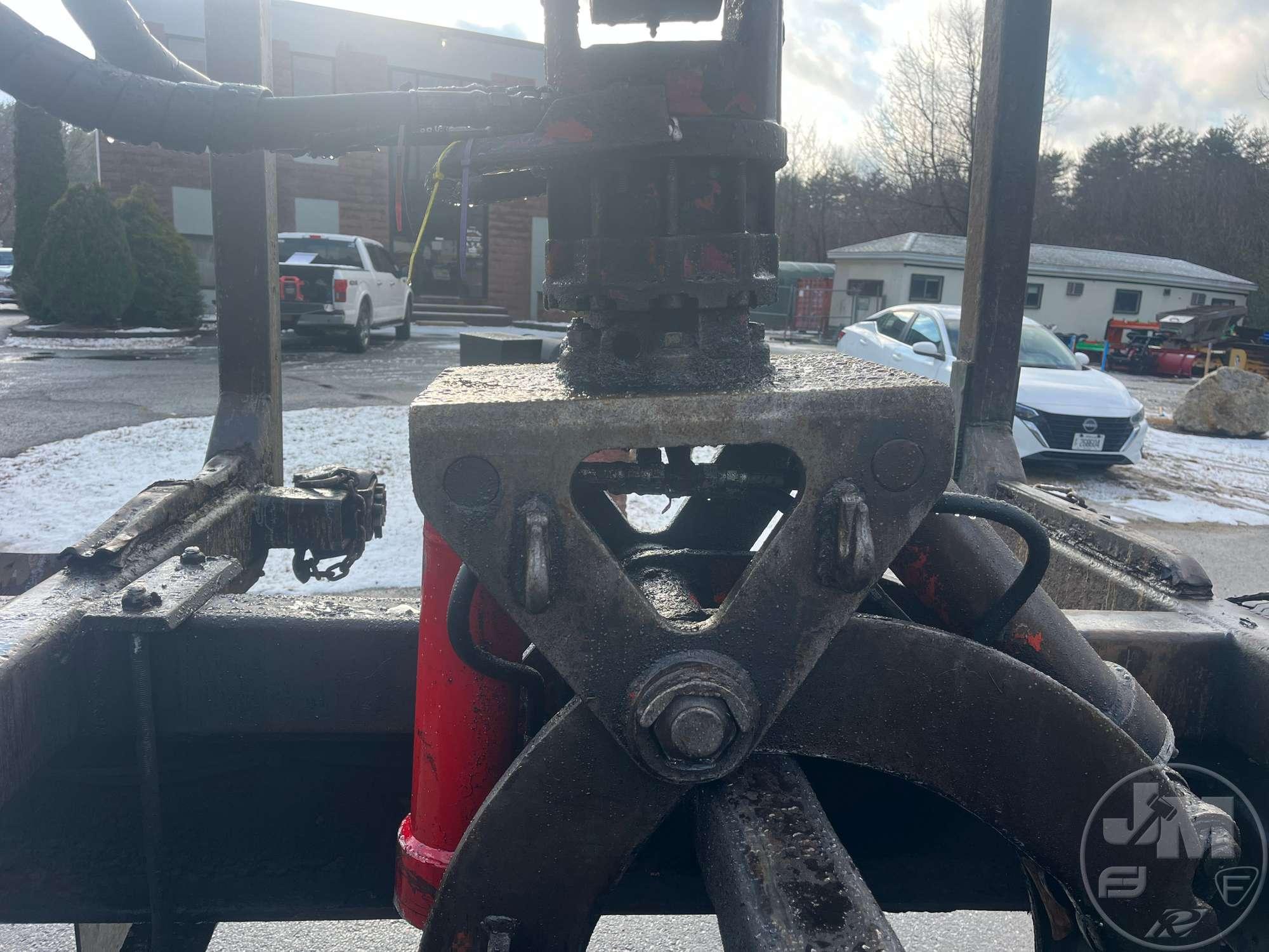 2000 STERLING TRUCK L8500 SERIES SN: 2FZXBJCB2YAF62001 KNUCKLE BOOM LOG LOADER