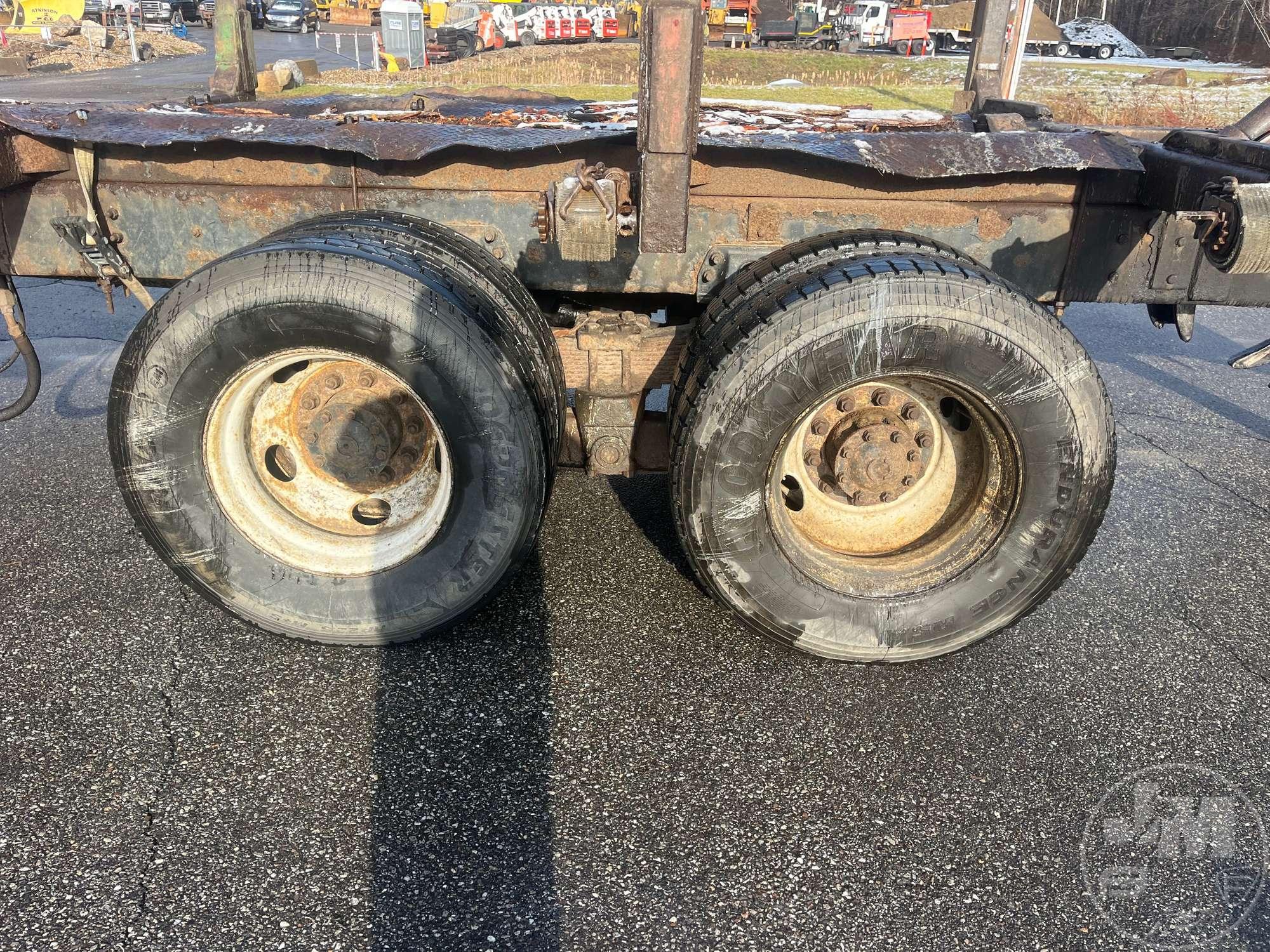 2000 STERLING TRUCK L8500 SERIES SN: 2FZXBJCB2YAF62001 KNUCKLE BOOM LOG LOADER