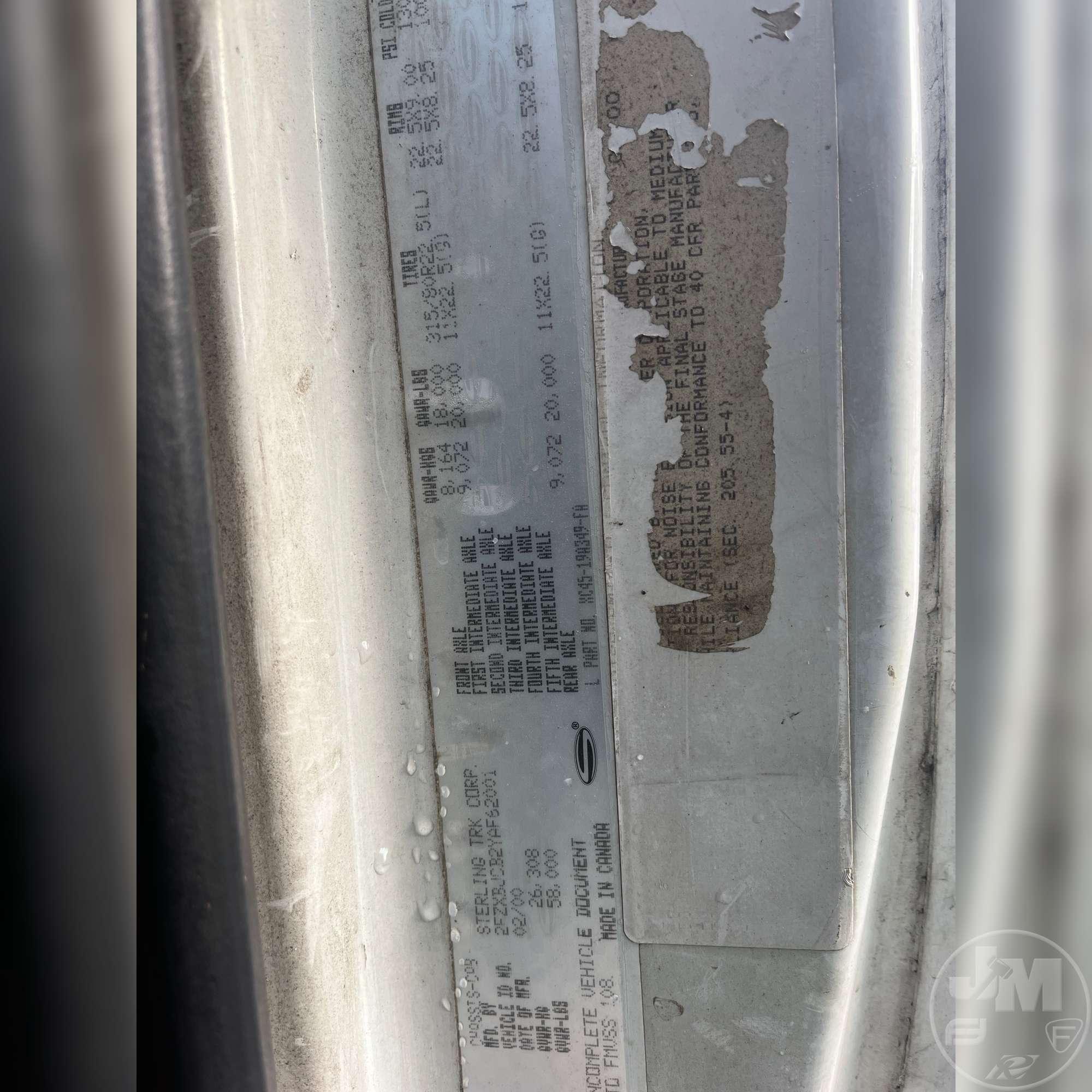 2000 STERLING TRUCK L8500 SERIES SN: 2FZXBJCB2YAF62001 KNUCKLE BOOM LOG LOADER