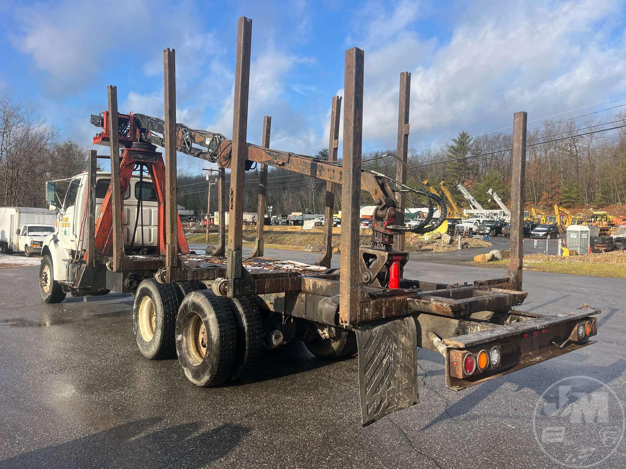 2000 STERLING TRUCK L8500 SERIES SN: 2FZXBJCB2YAF62001 KNUCKLE BOOM LOG LOADER