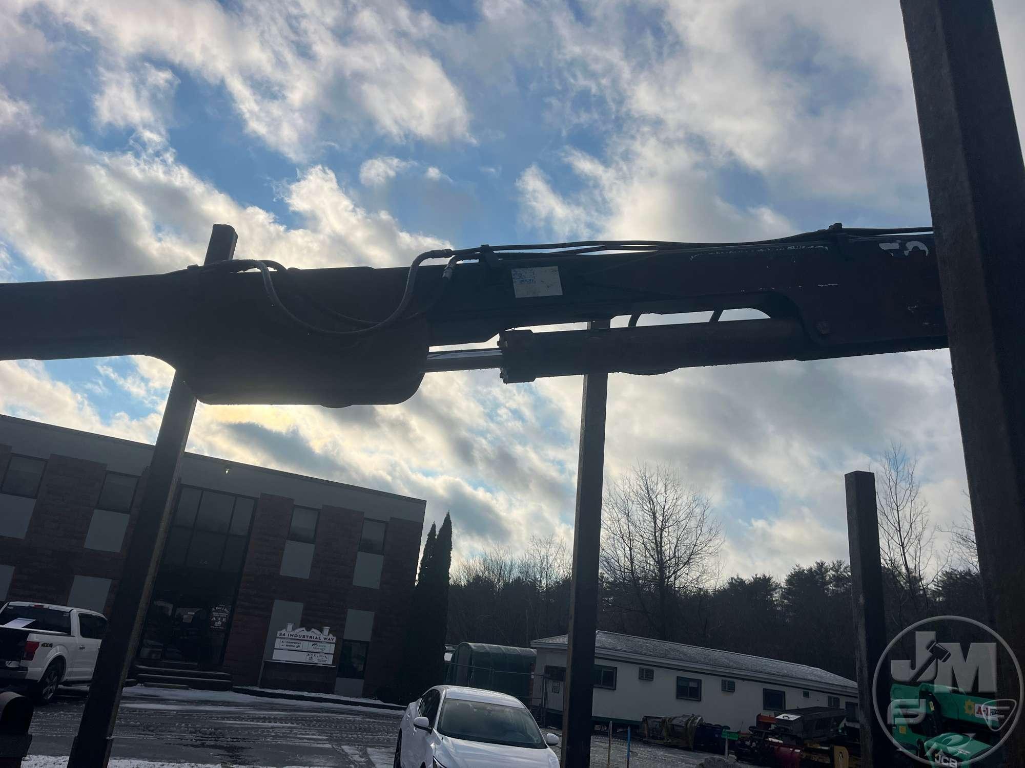2000 STERLING TRUCK L8500 SERIES SN: 2FZXBJCB2YAF62001 KNUCKLE BOOM LOG LOADER