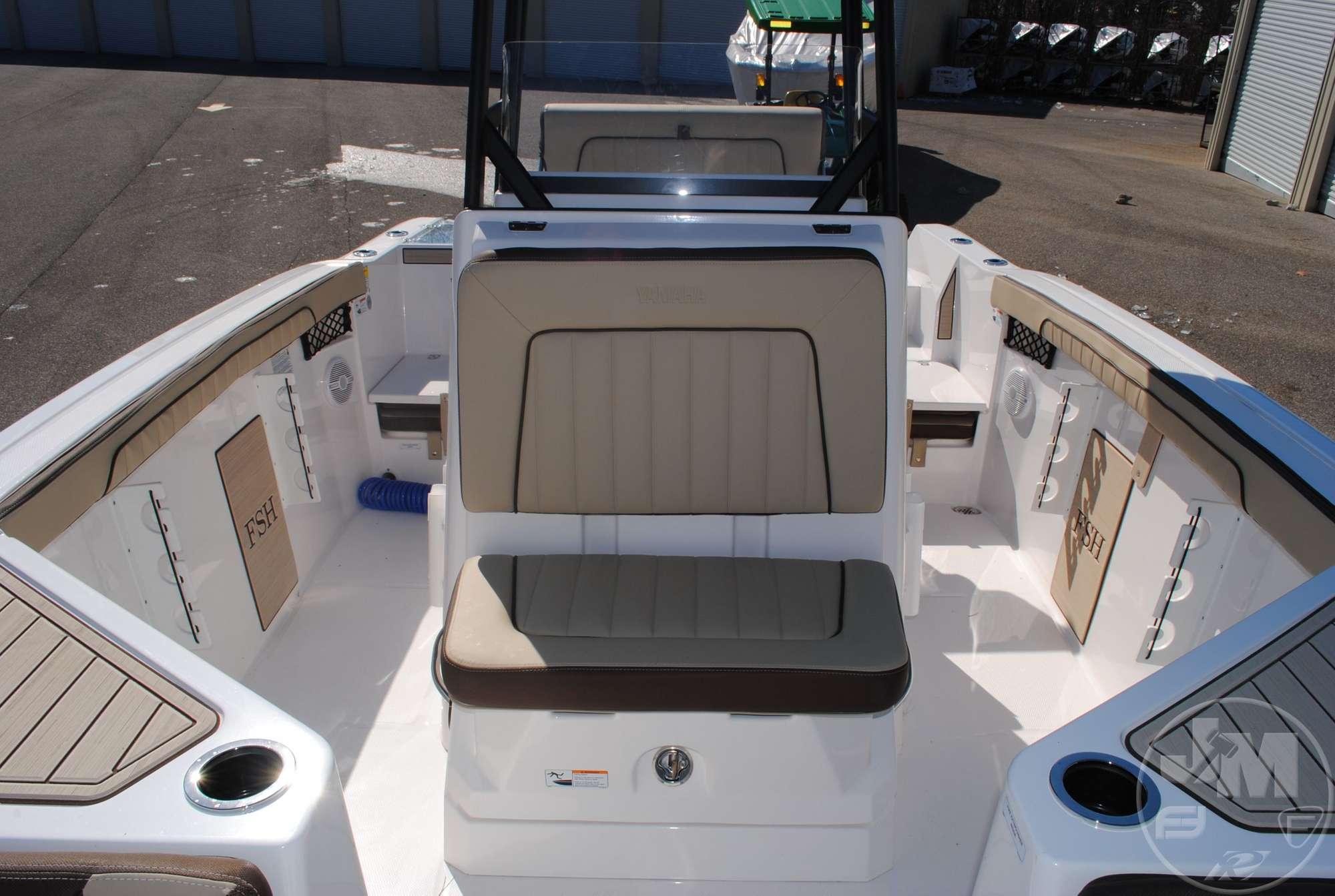2024 YAMAHA 222 FSH VIN YAMC0524J324 CENTER CONSOLE