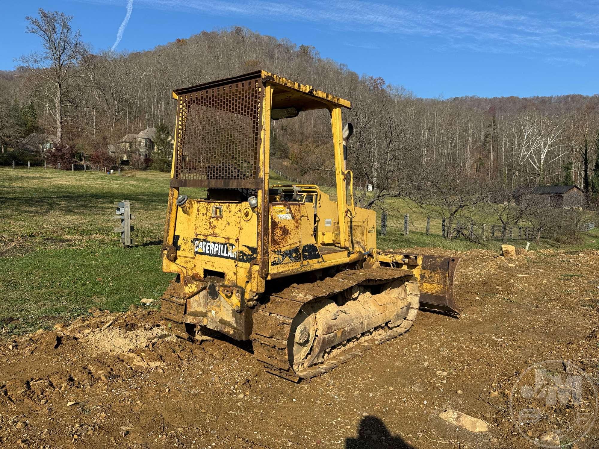 1993 CATERPILLAR D3C CRAWLER TRACTOR SN: 4HJ00879