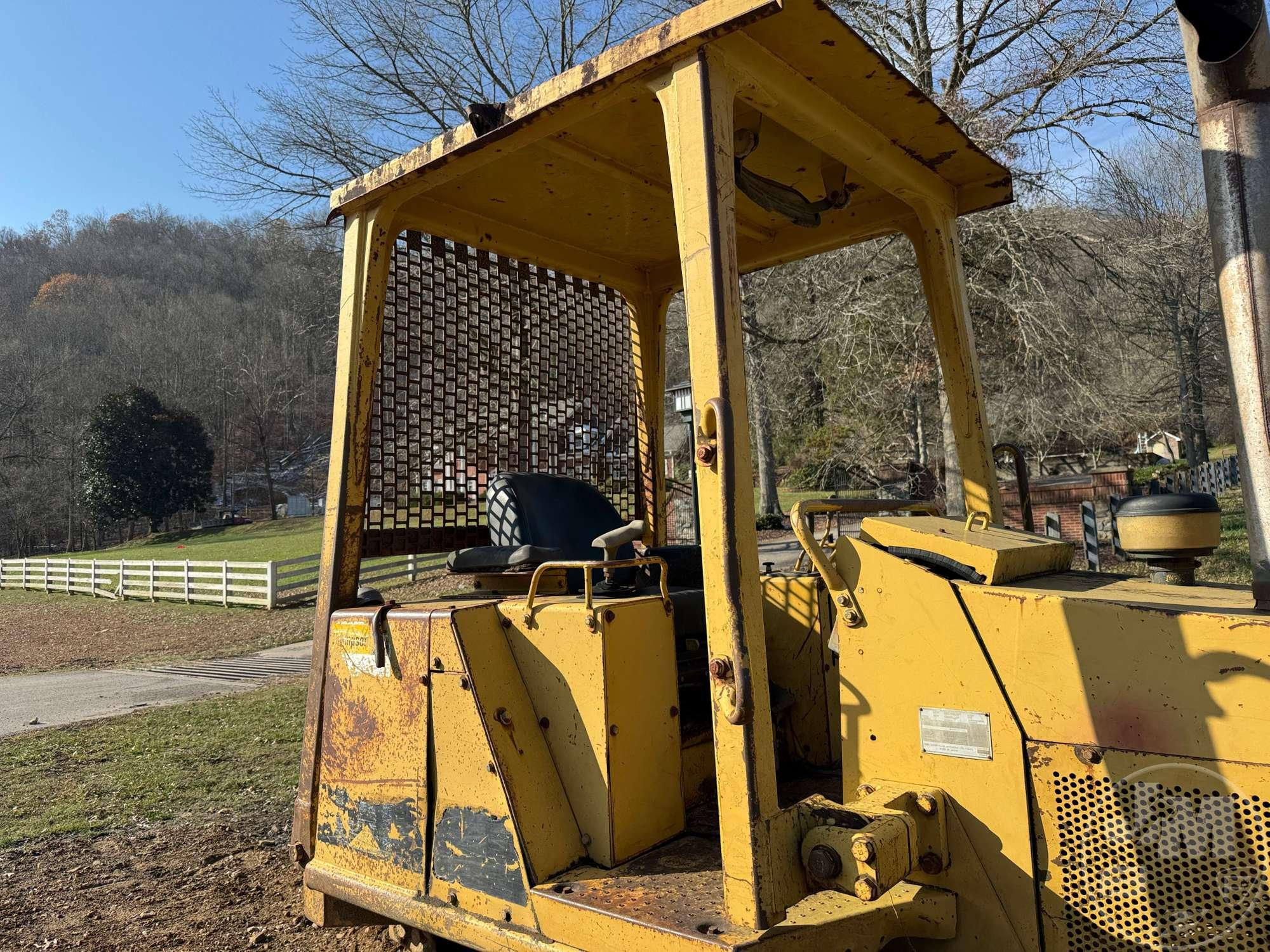 1993 CATERPILLAR D3C CRAWLER TRACTOR SN: 4HJ00879