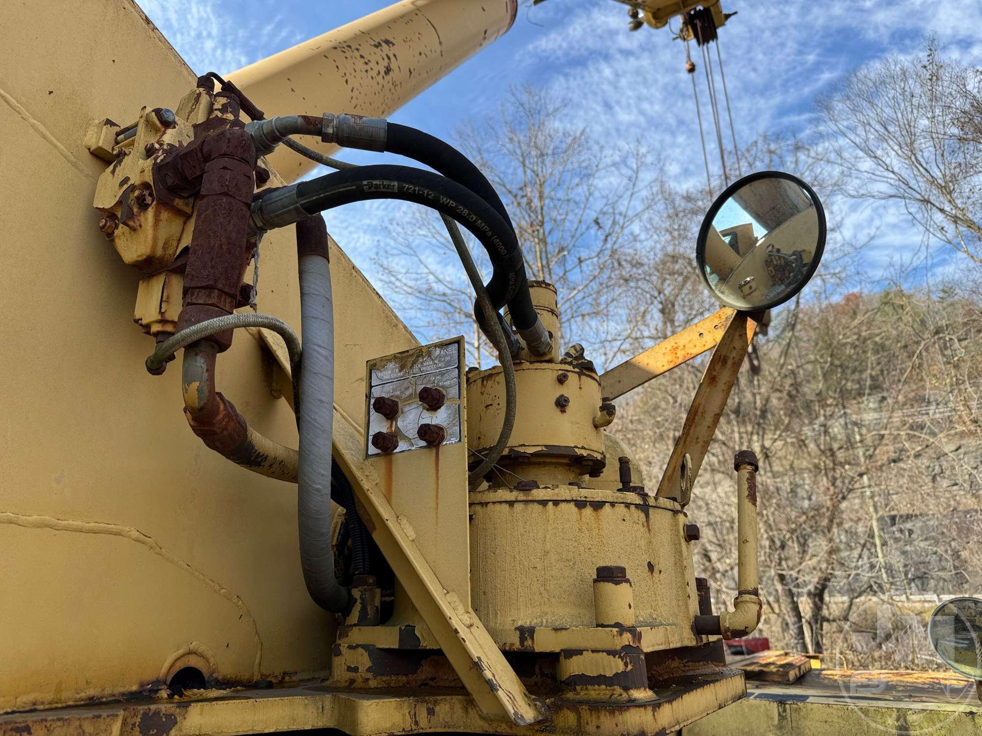GROVE RT-740B ROUGH TERRAIN CRANE SN: 70145