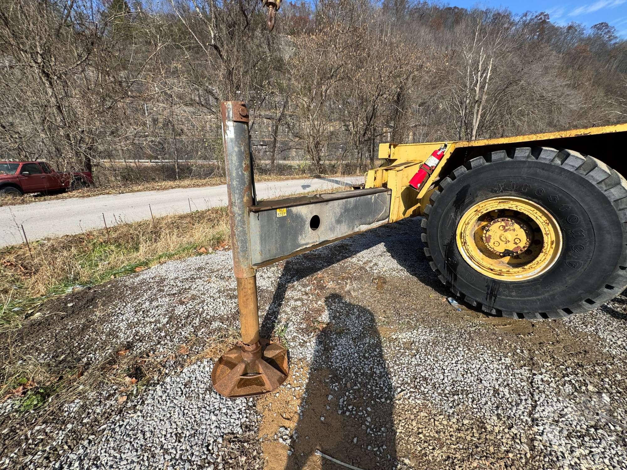 GROVE RT-740B ROUGH TERRAIN CRANE SN: 70145