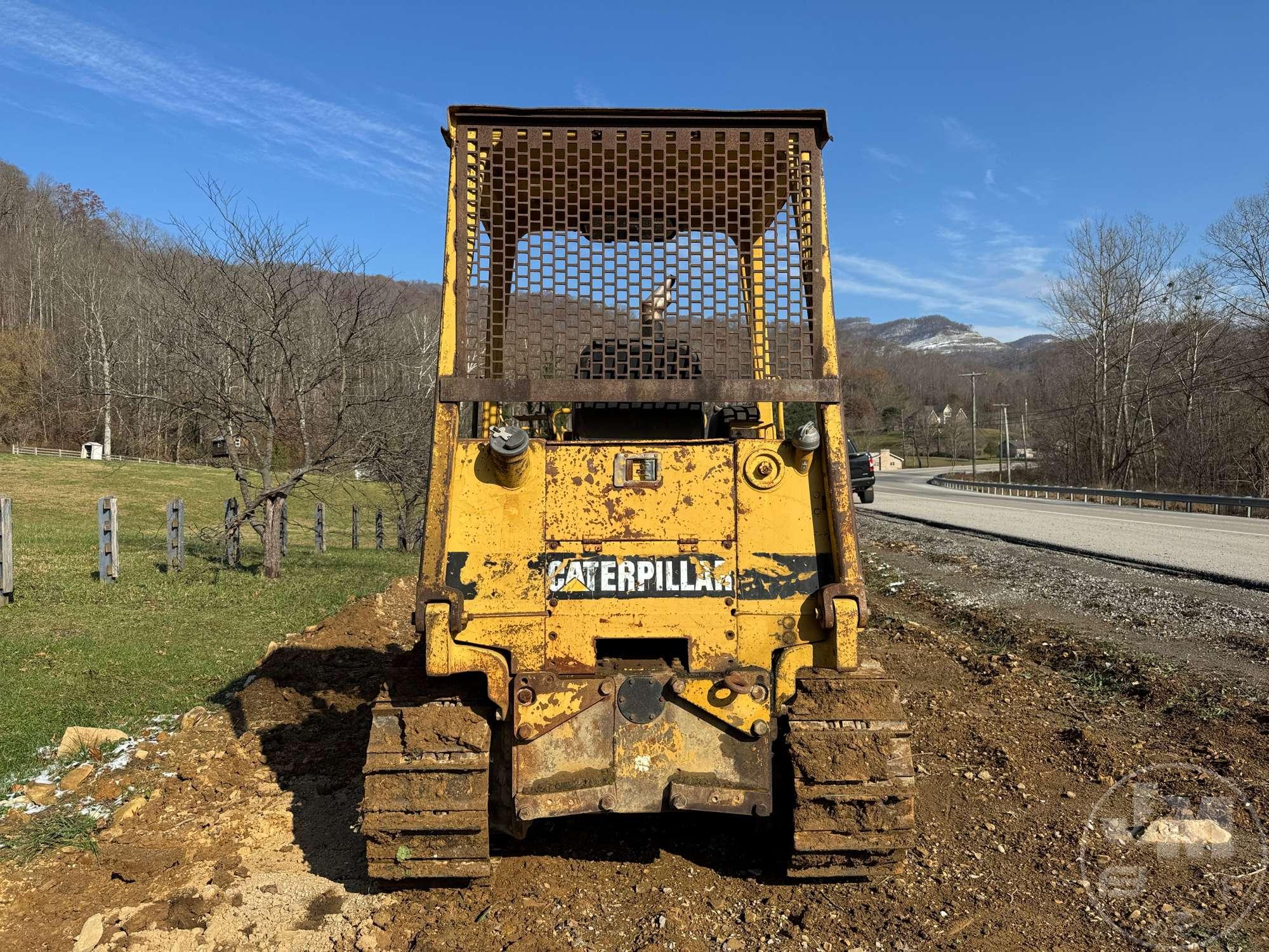 1993 CATERPILLAR D3C CRAWLER TRACTOR SN: 4HJ00879