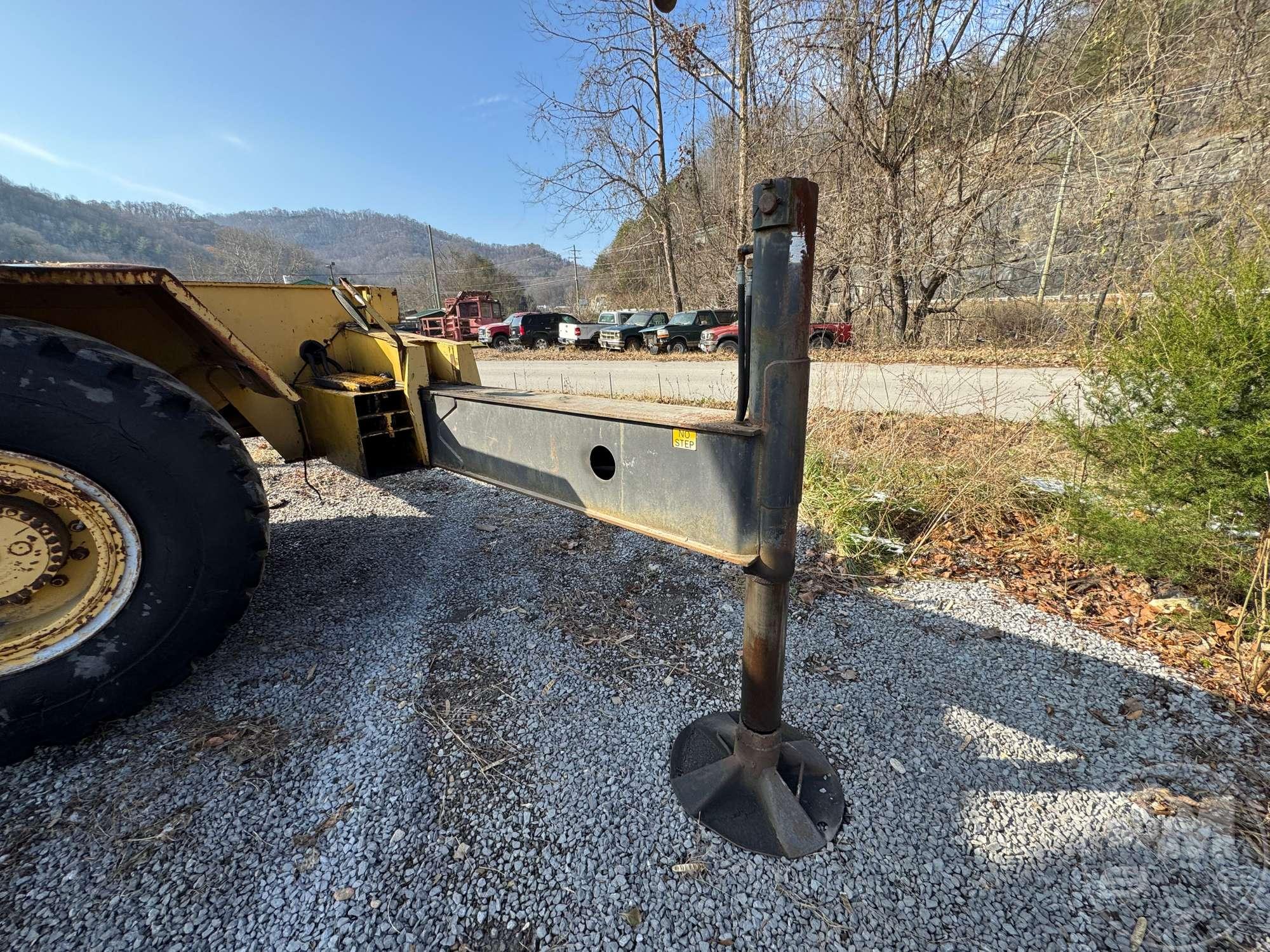 GROVE RT-740B ROUGH TERRAIN CRANE SN: 70145