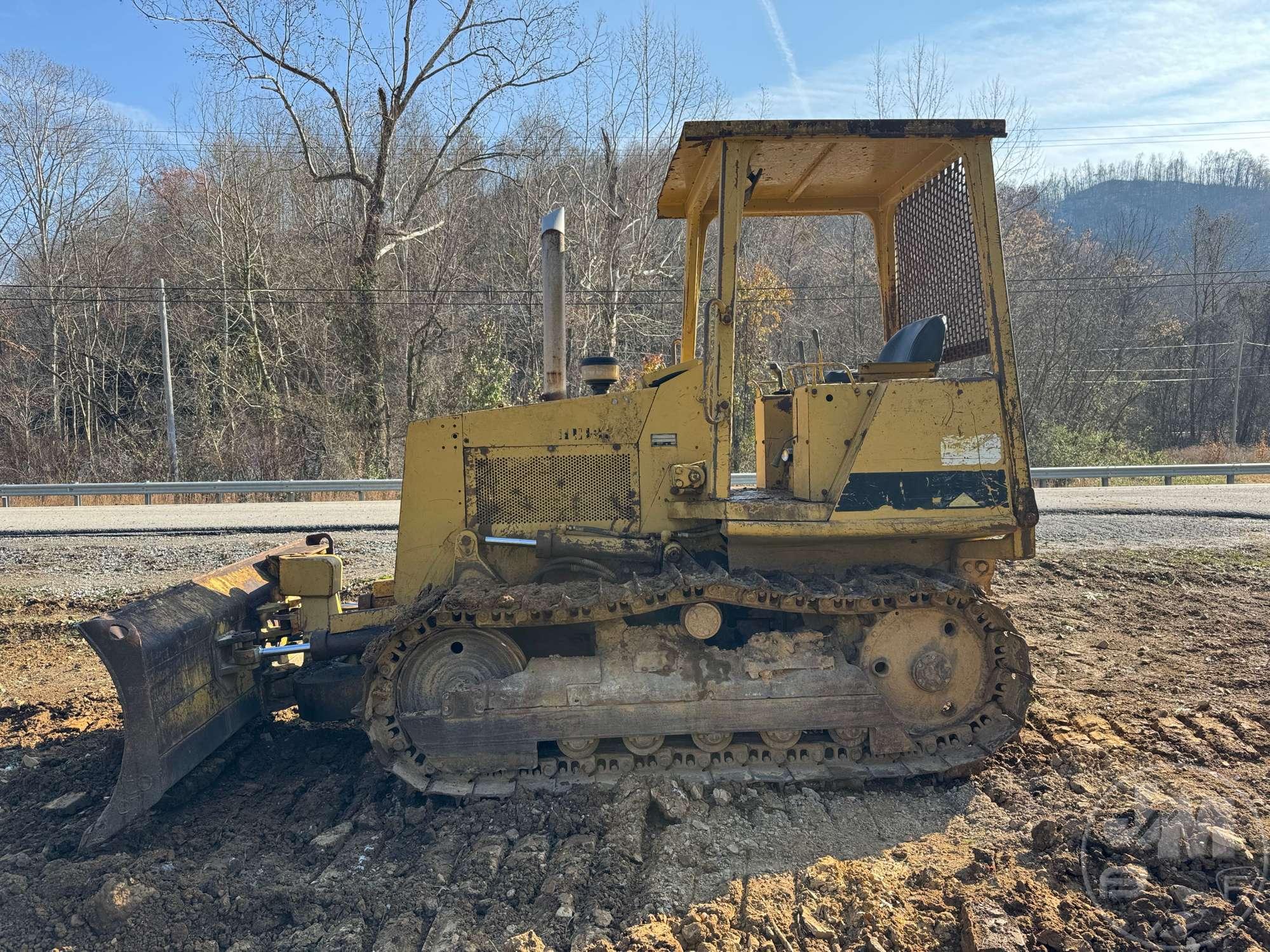 1993 CATERPILLAR D3C CRAWLER TRACTOR SN: 4HJ00879