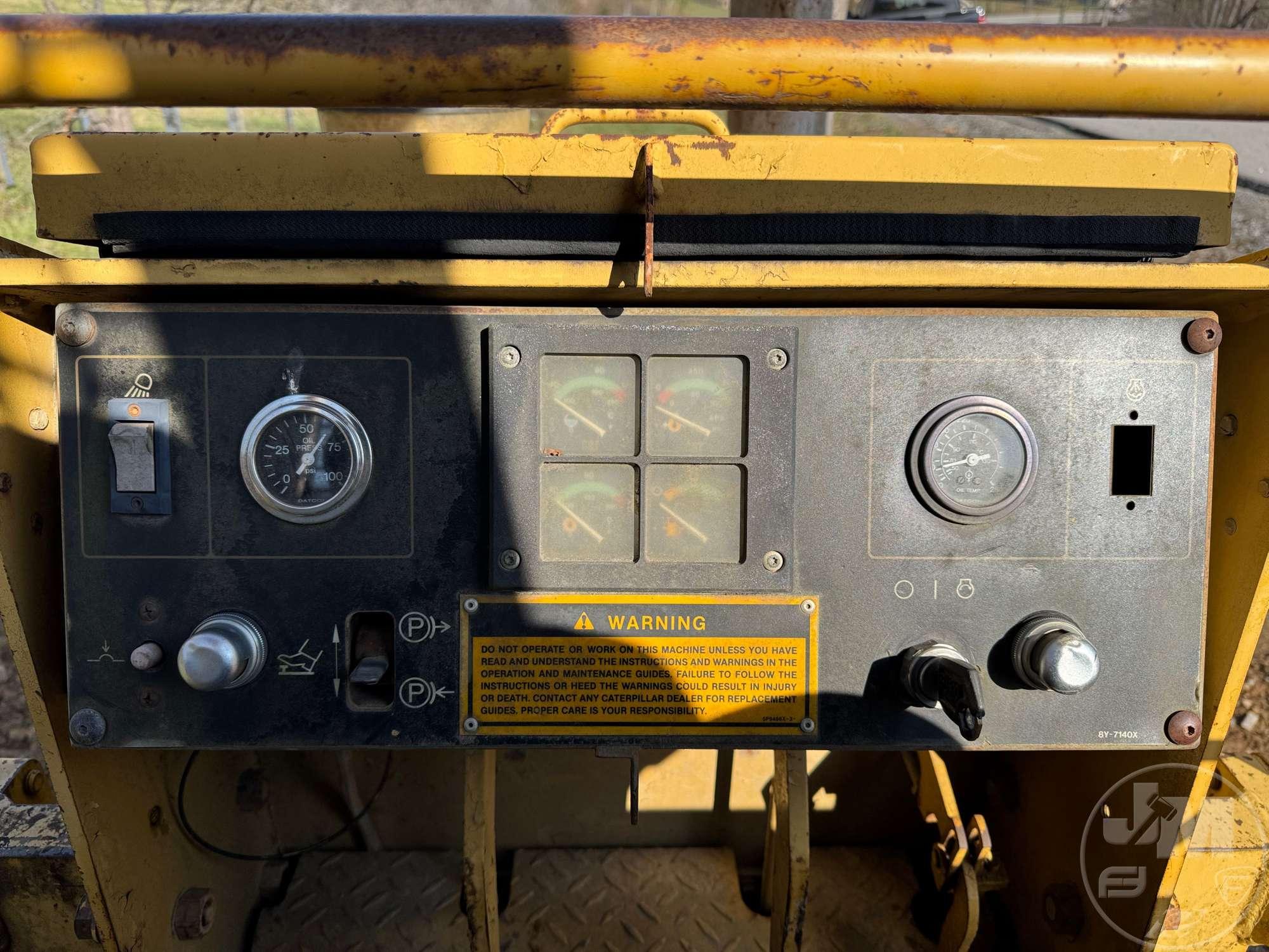 1993 CATERPILLAR D3C CRAWLER TRACTOR SN: 4HJ00879