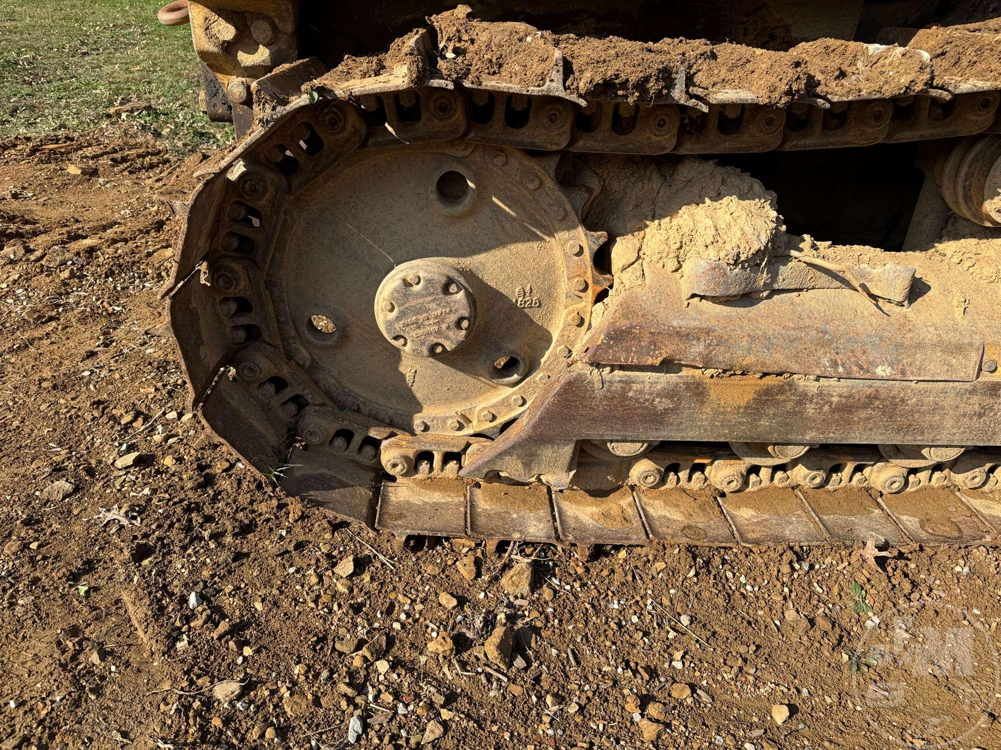 1993 CATERPILLAR D3C CRAWLER TRACTOR SN: 4HJ00879