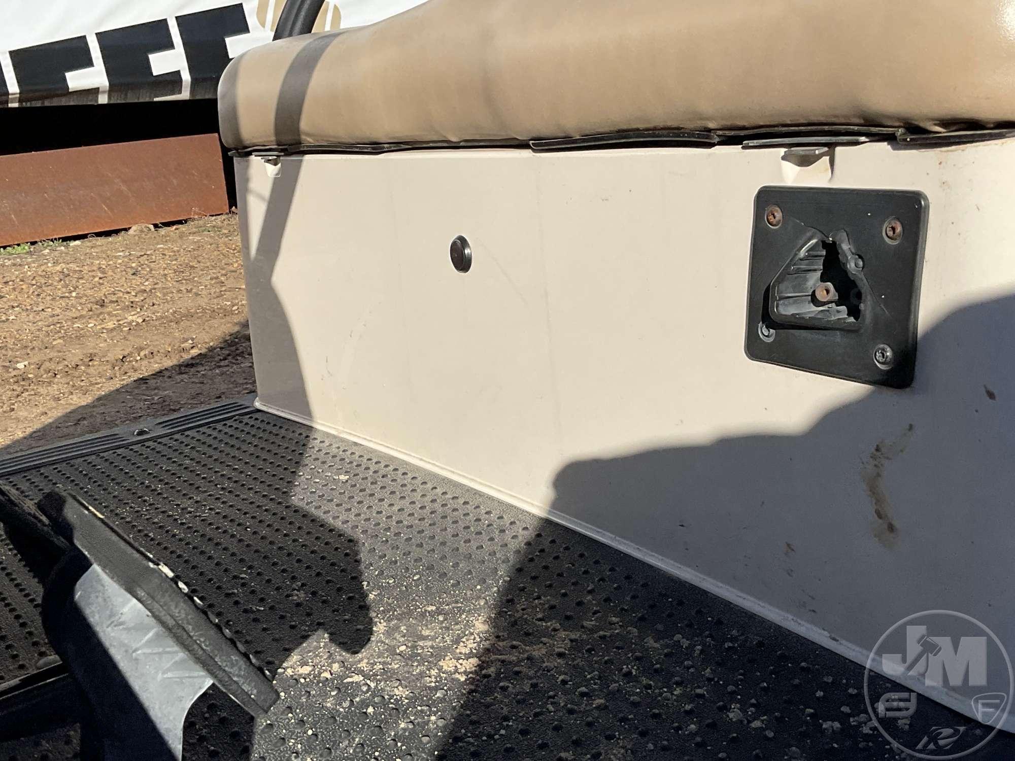 2019 EZ GO RXV 5506173