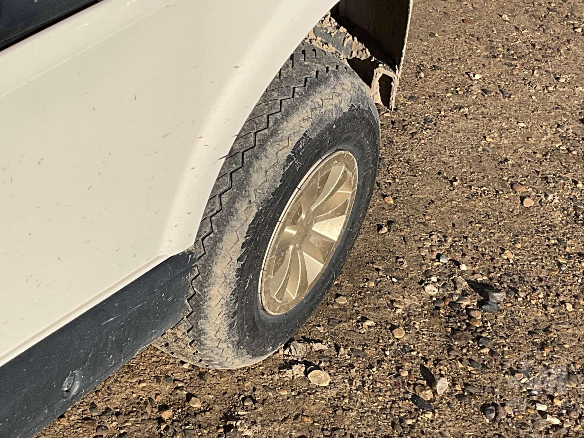 2019 EZ GO RXV 5506173