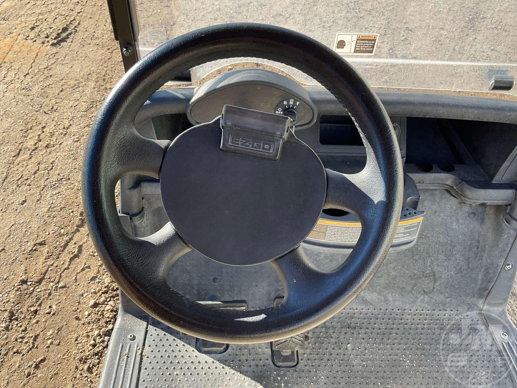 2018 EZ GO RXV 5470986