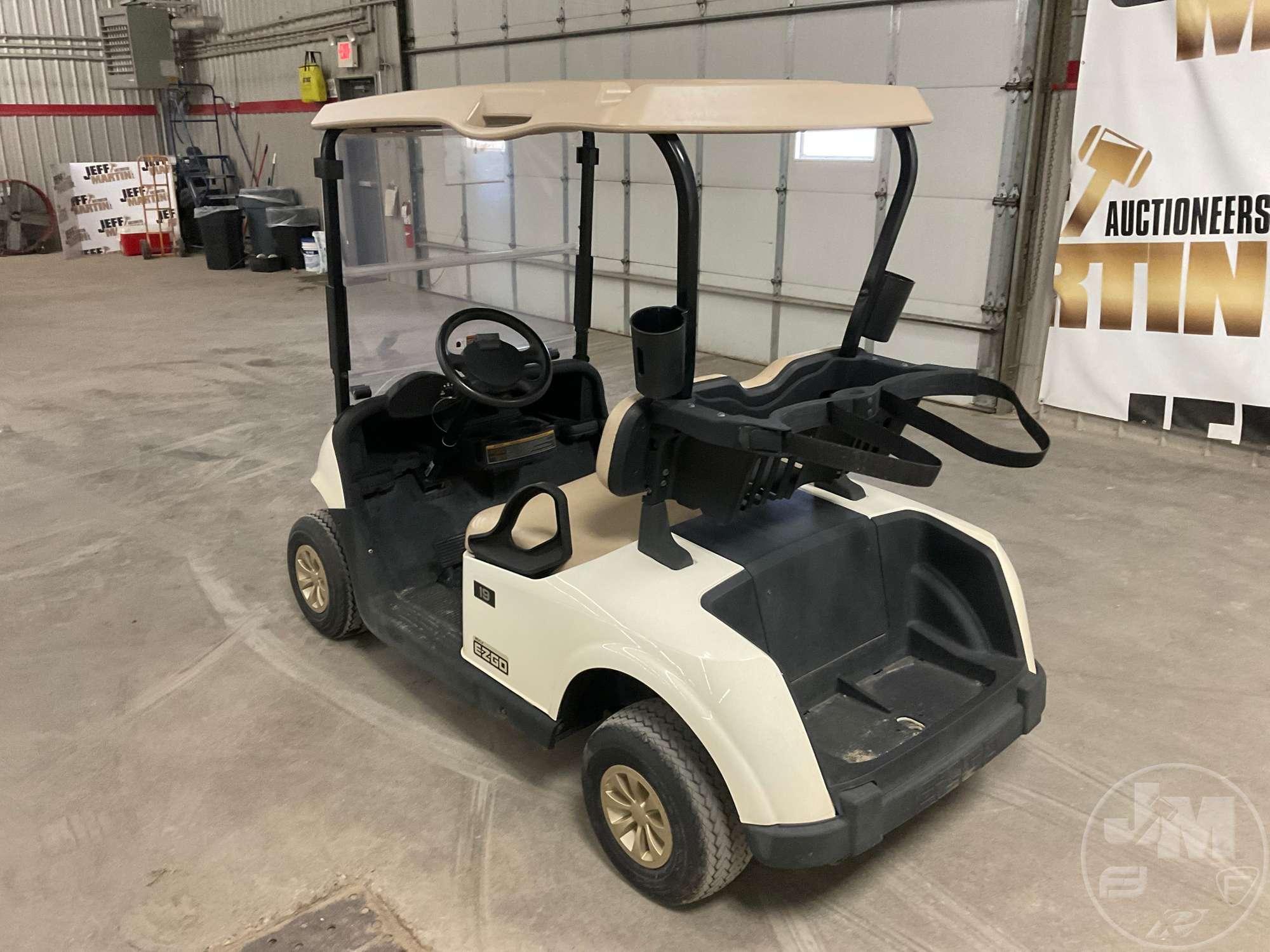 2018 EZ GO RXV 5470987