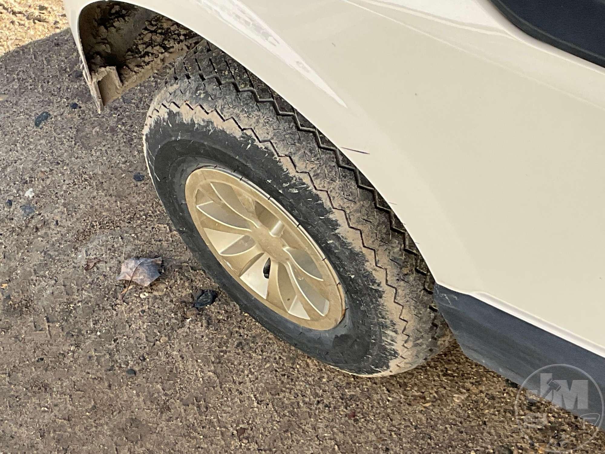 2019 EZ GO RXV 5506173