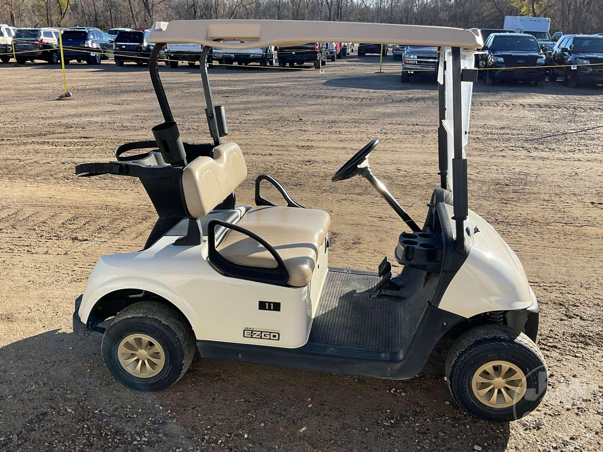2018 EZ GO RXV 5470986