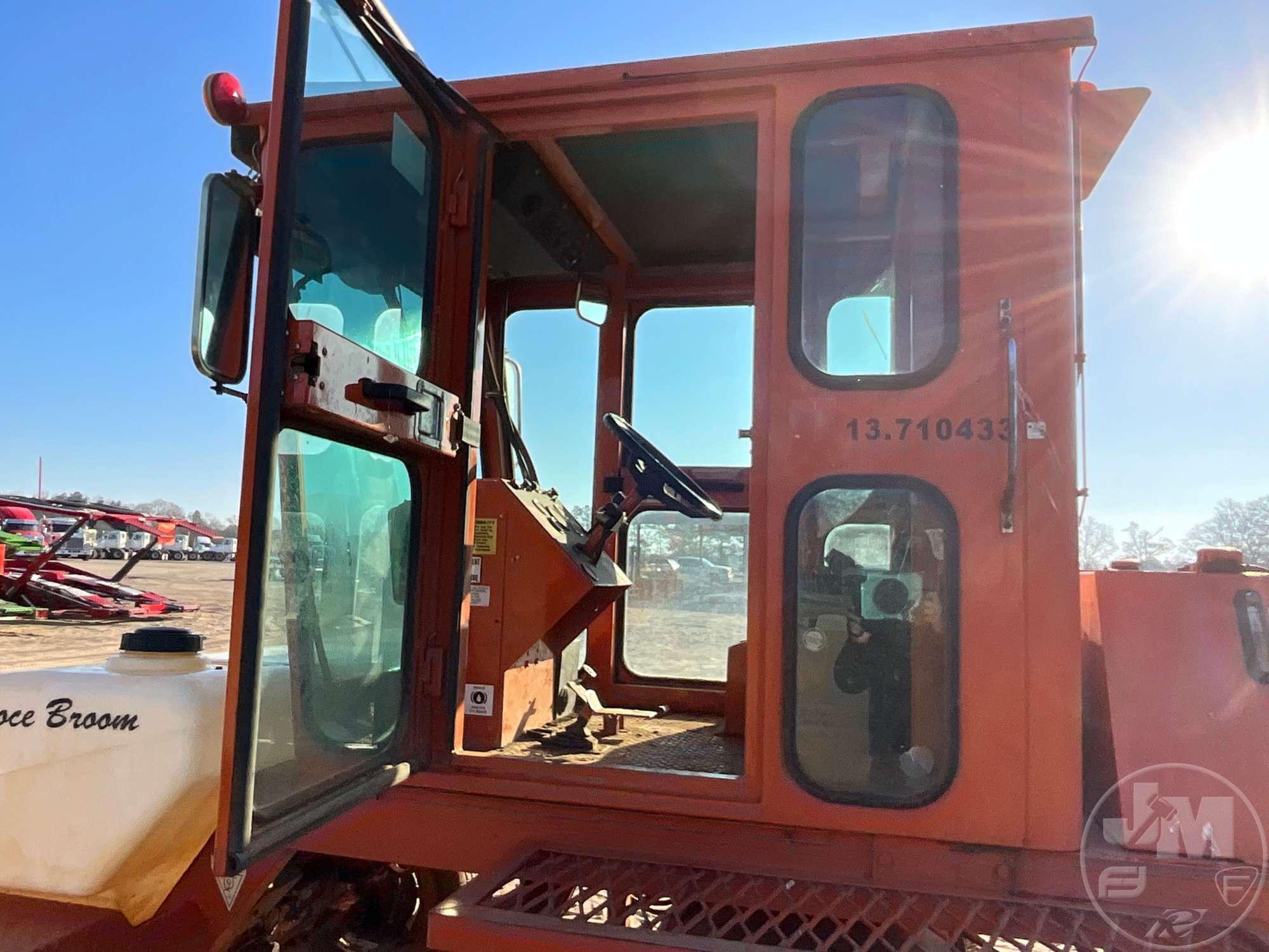 2016 BROCE CRT350 SN: 409927 BROOM TRACTOR