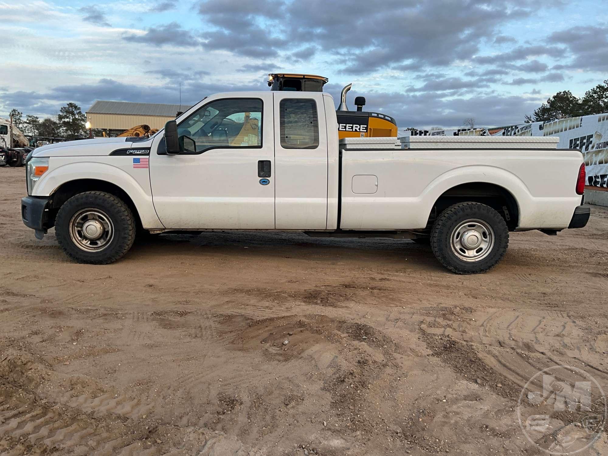 2014 FORD F-250 EXTENDED CAB 4X2 PICKUP VIN: 1FT7X2A66EEB68874