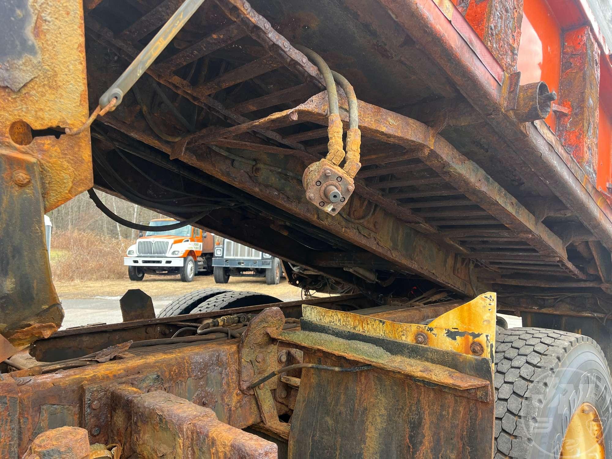 2006 INTERNATIONAL 7500 4X2 SINGLE AXLE DUMP TRUCK VIN: 1HTWLAZRX6J344725