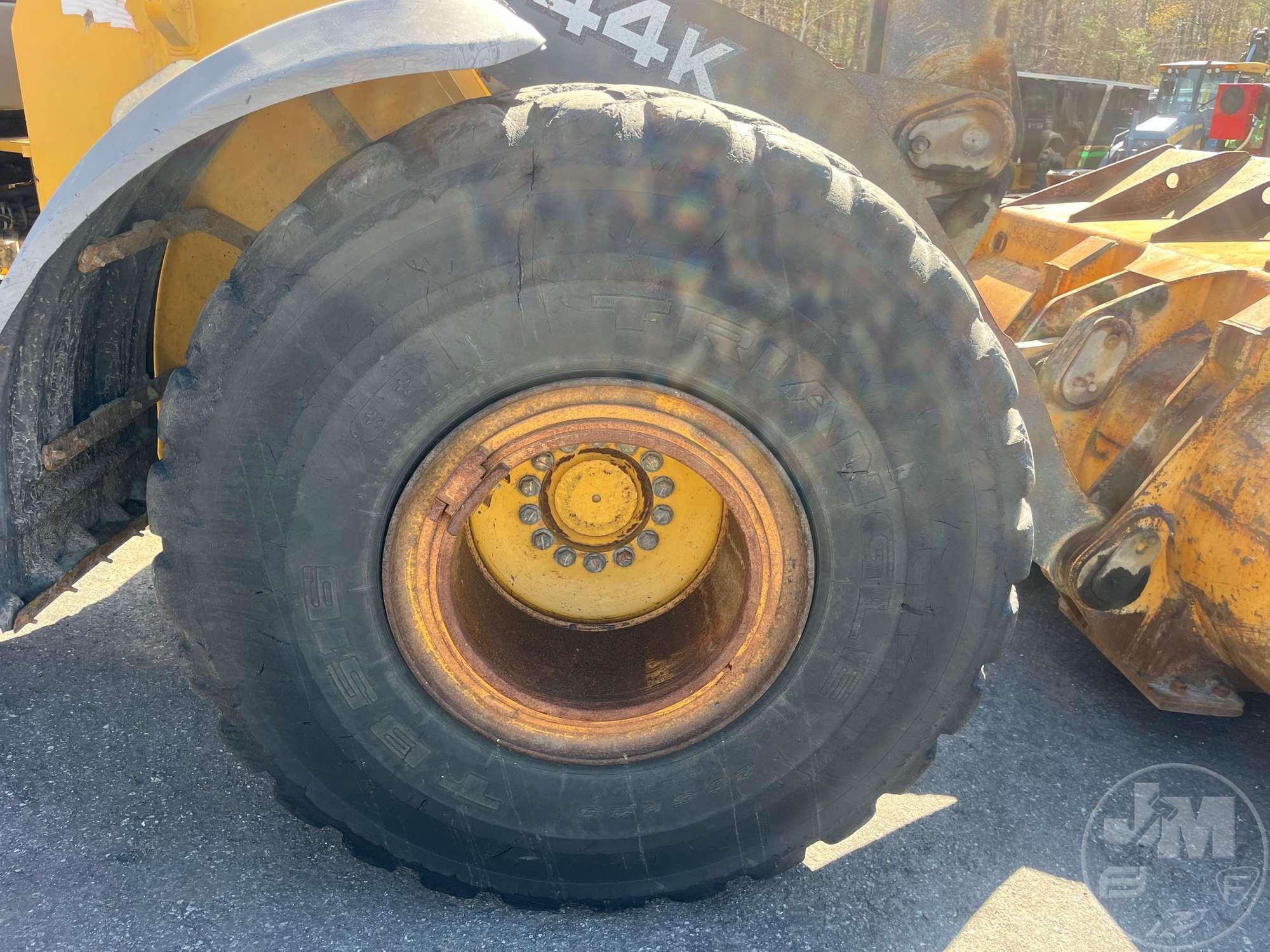 2010 DEERE 744K WHEEL LOADER SN: 628769