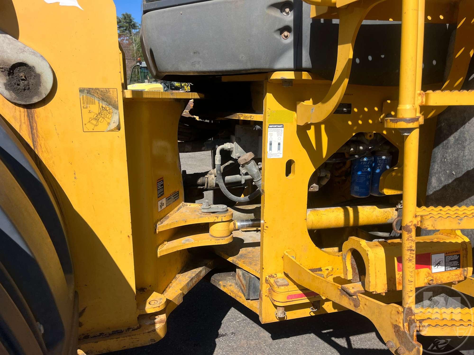 2010 DEERE 744K WHEEL LOADER SN: 628769