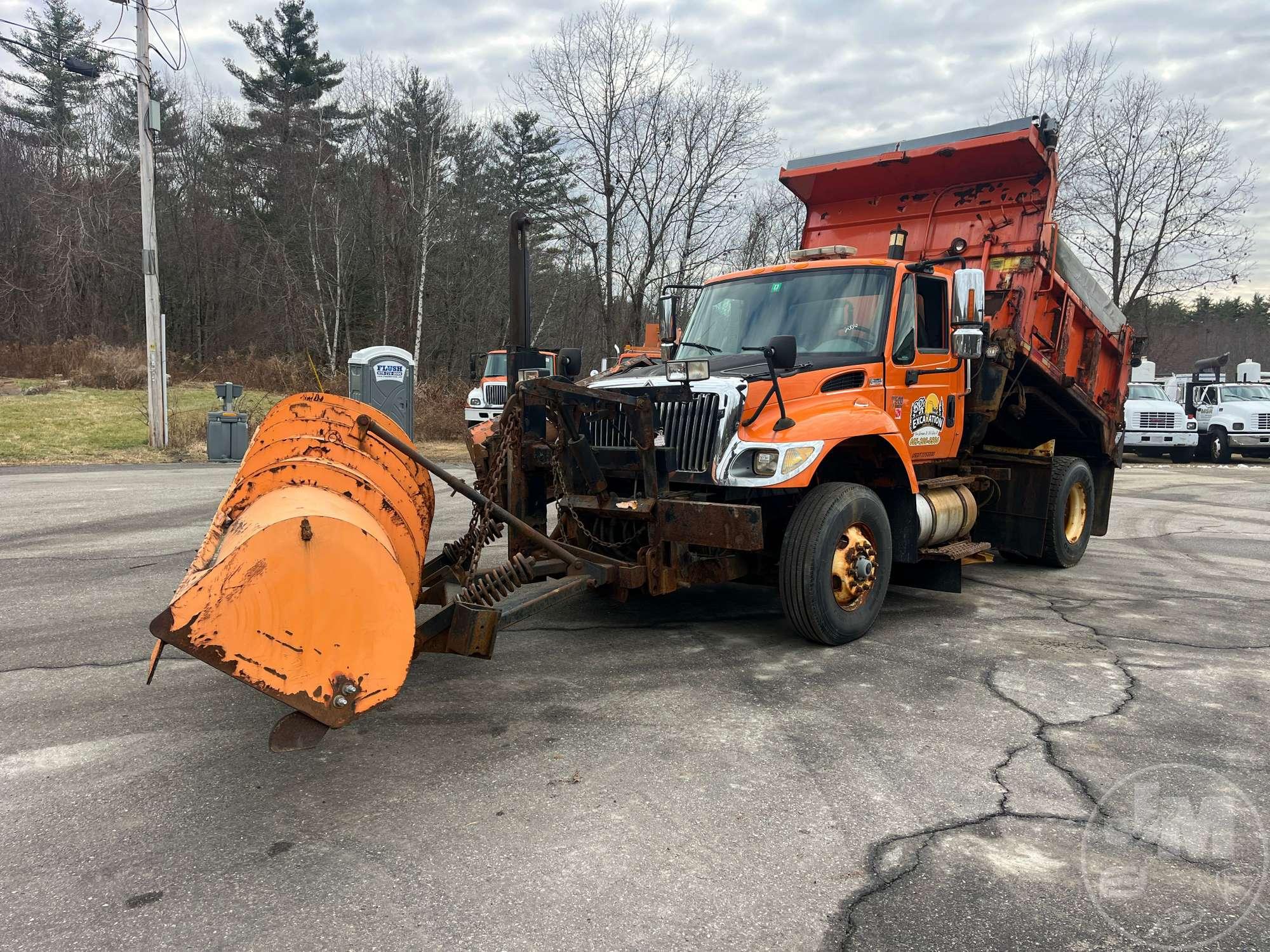 2006 INTERNATIONAL 7500 4X2 SINGLE AXLE DUMP TRUCK VIN: 1HTWLAZRX6J344725
