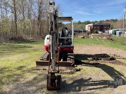 2015 TAKEUCHI TB240 MINI EXCAVATOR SN: 124000552