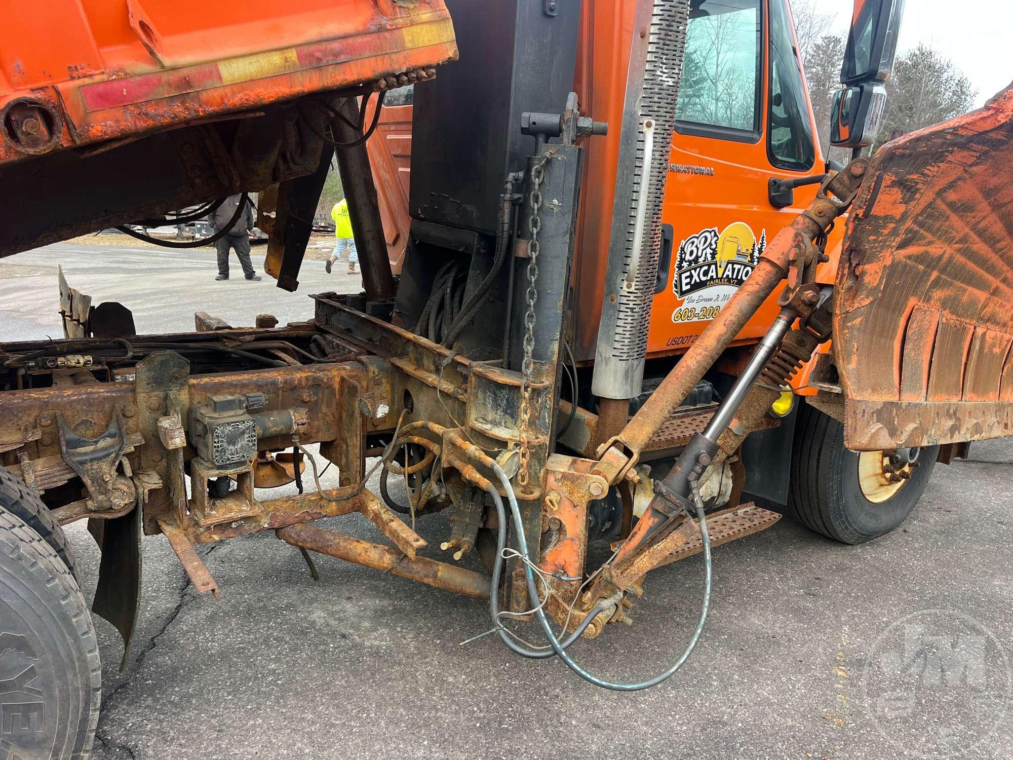 2006 INTERNATIONAL 7500 4X2 SINGLE AXLE DUMP TRUCK VIN: 1HTWLAZRX6J344725