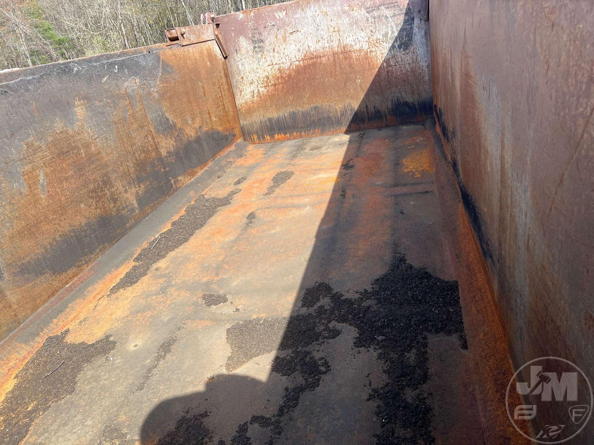 2013 PETERBILT 367 TRI-AXLE DUMP TRUCK VIN: 1NPTLP0X5DD190590