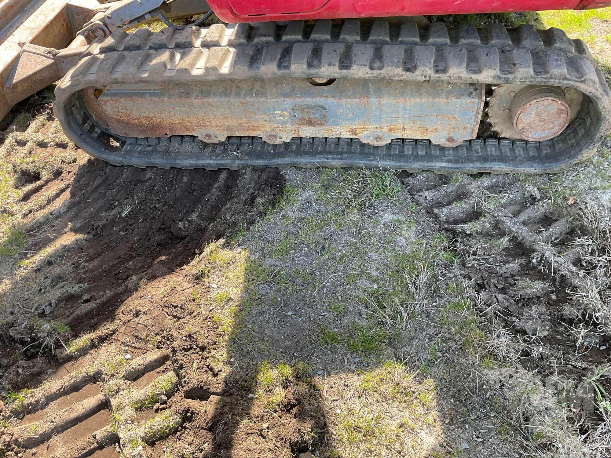 2015 TAKEUCHI TB240 MINI EXCAVATOR SN: 124000552