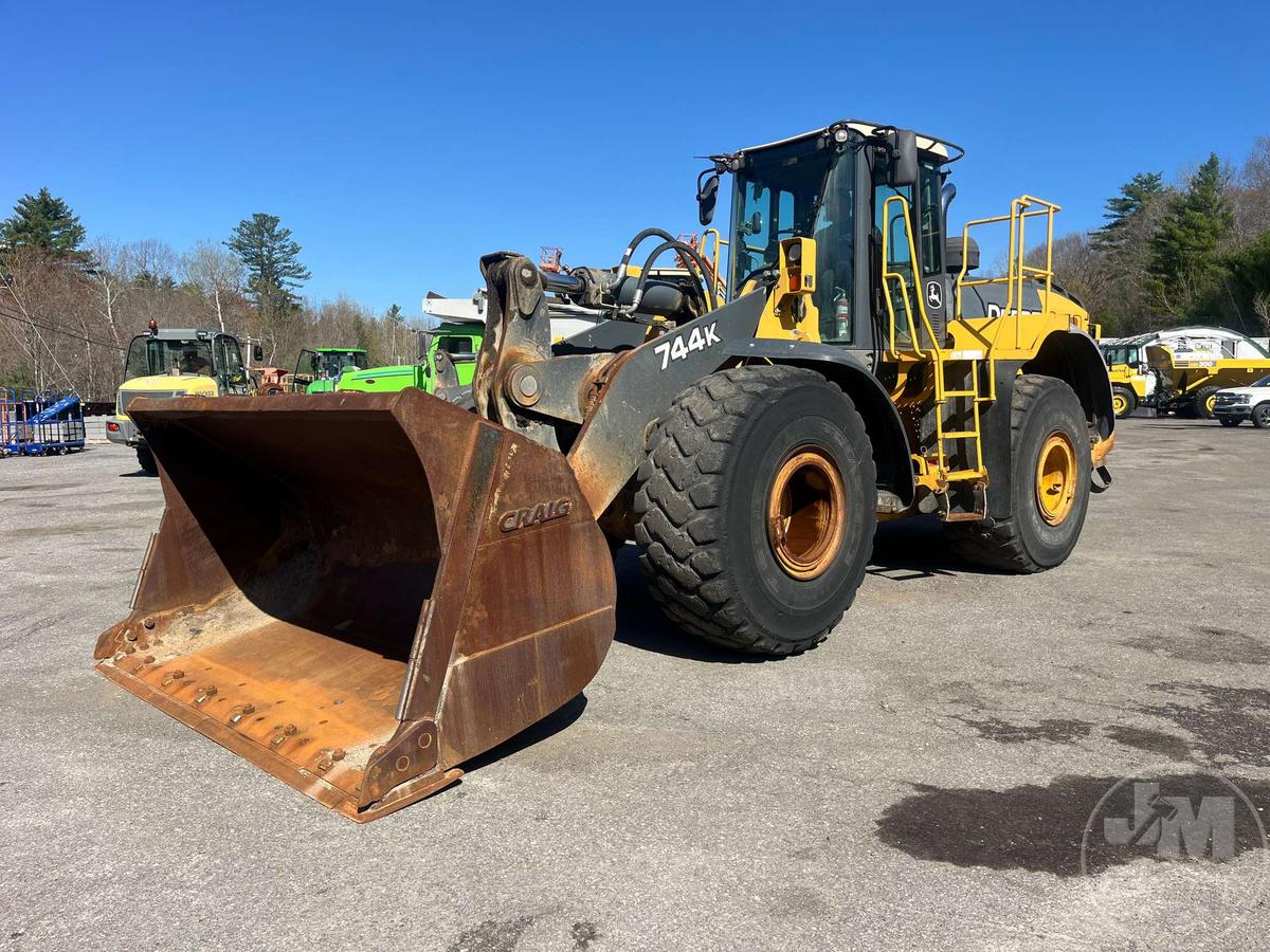 2010 DEERE 744K WHEEL LOADER SN: 628769