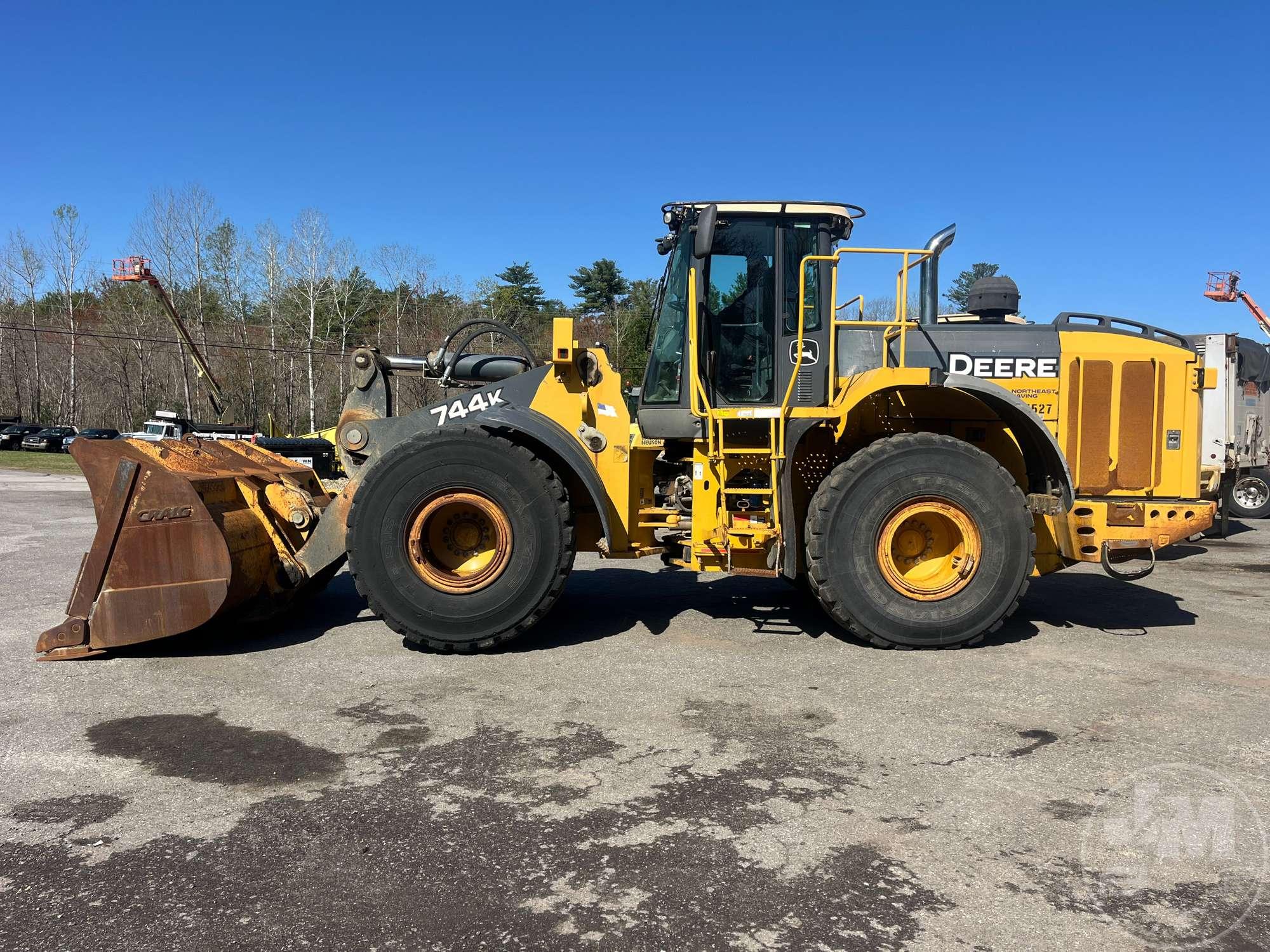 2010 DEERE 744K WHEEL LOADER SN: 628769