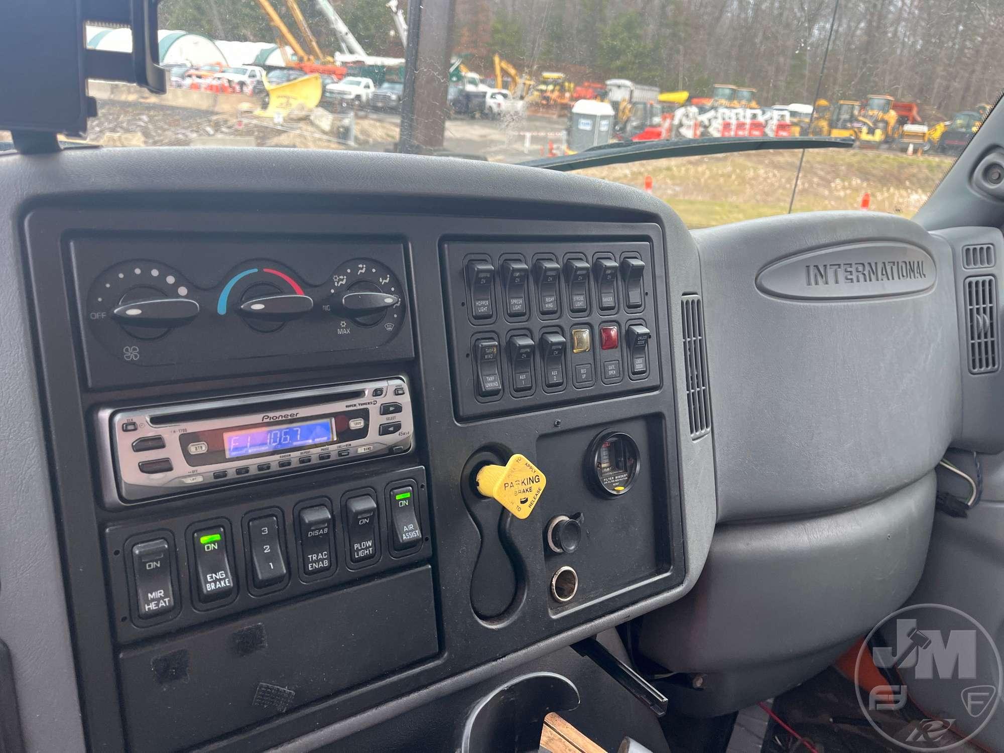 2006 INTERNATIONAL 7500 4X2 SINGLE AXLE DUMP TRUCK VIN: 1HTWLAZRX6J344725